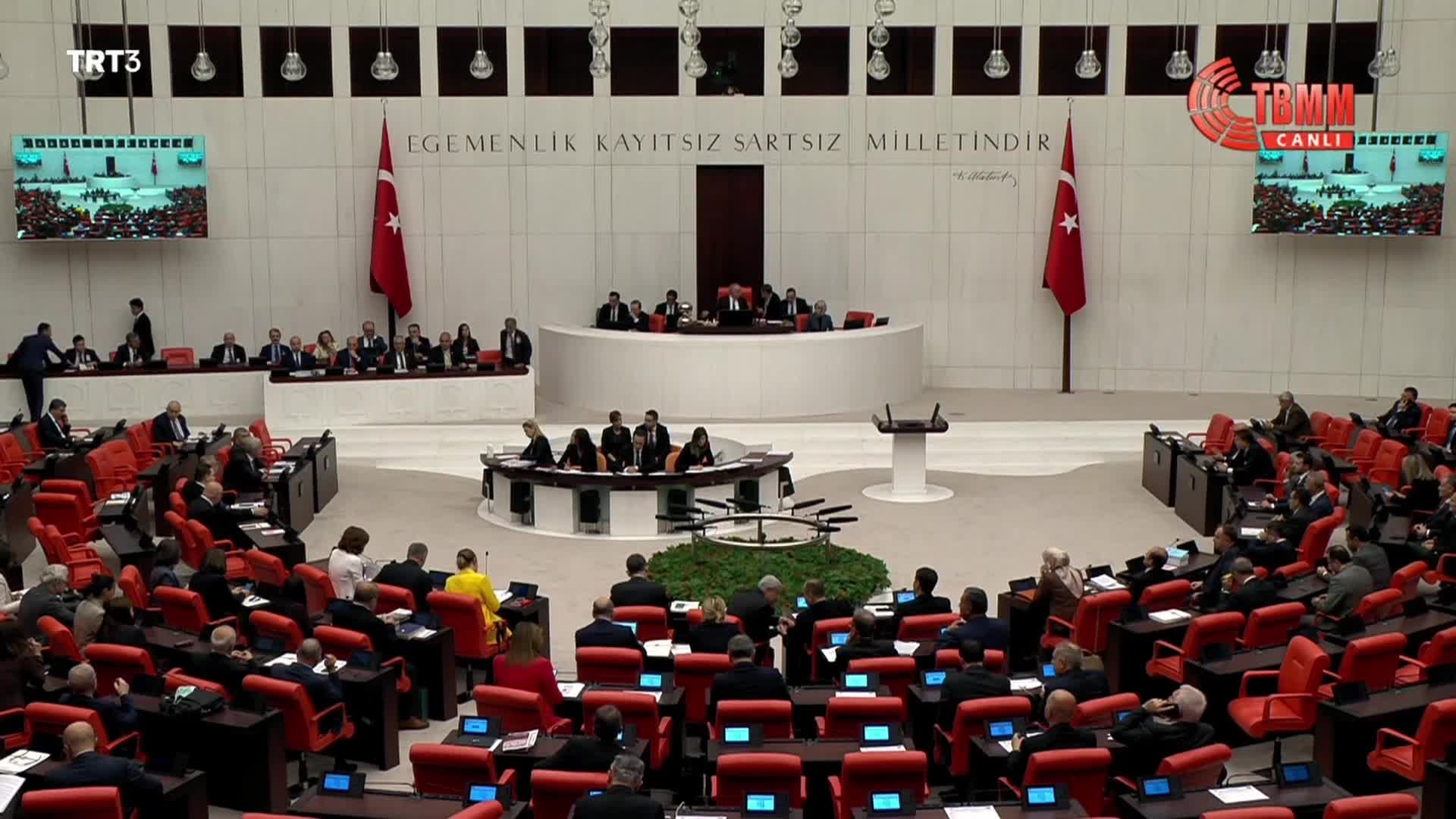 BAKAN ERSOY’DAN TBMM GENEL KURULU’NDA “HİRANUR VAKFI” AÇIKLAMASI: “VAKIFLAR GENEL MÜDÜRLÜĞÜMÜZ BİR BAŞMÜFETTİŞ GÖREVLENDİRDİ… VAKIFLA İLGİLİ DETAYLI İNCELEME YAPILIYOR”