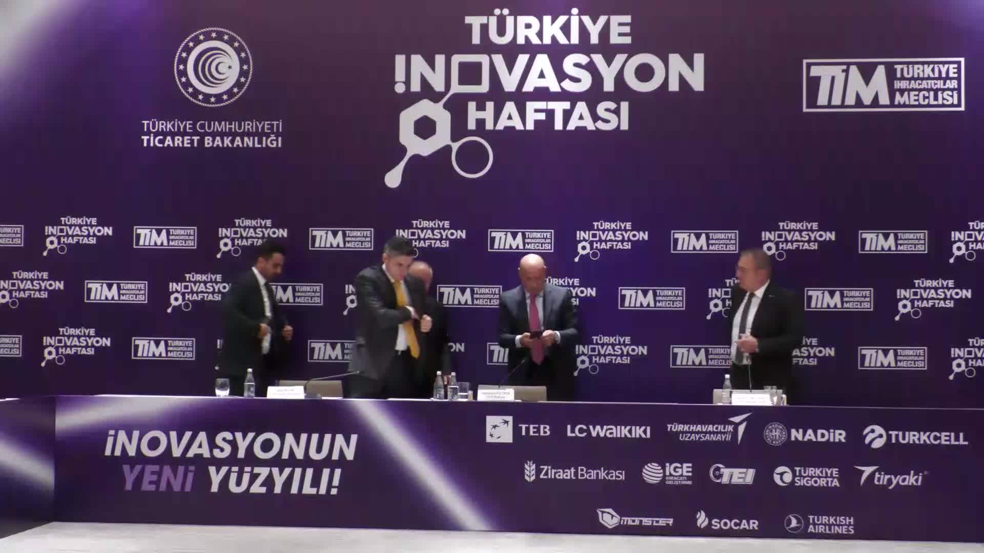 TİM BAŞKANI GÜLTEPE: "YA İNOVASYON TRENİNE ATLAYIP KENDİMİZE YER EDİNECEĞİZ YA DA KAÇAN FIRSATLARIN ARDINDAN BAKACAĞIZ"