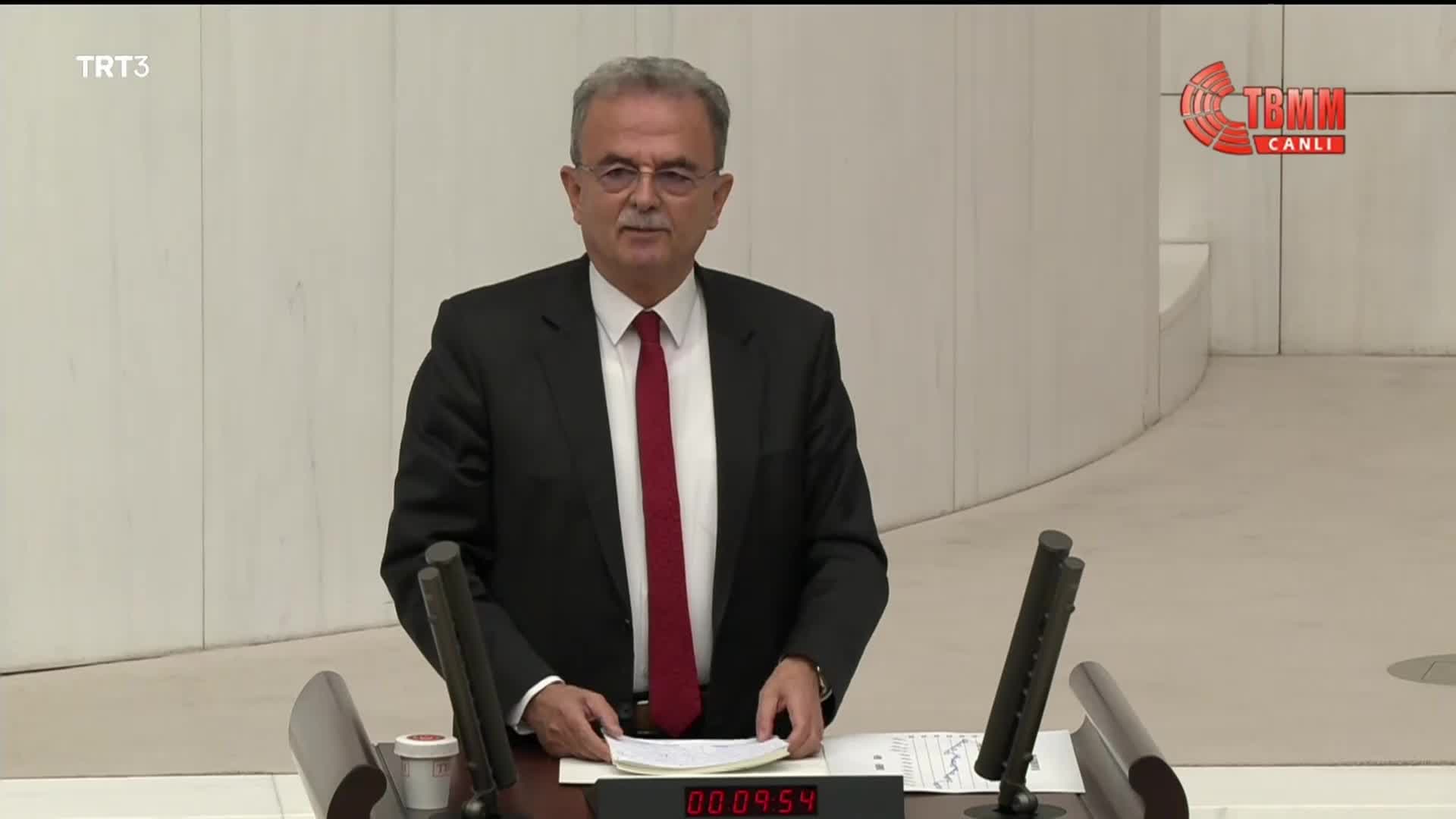 CHP’Lİ GİRGİN: İKTİDAR EVLATLARIMIZIN BOĞAZINDAN KESİP, SARAYIN EVLATLARININ VAKIFLARINI BESLEME ARACI DEĞİLDİR