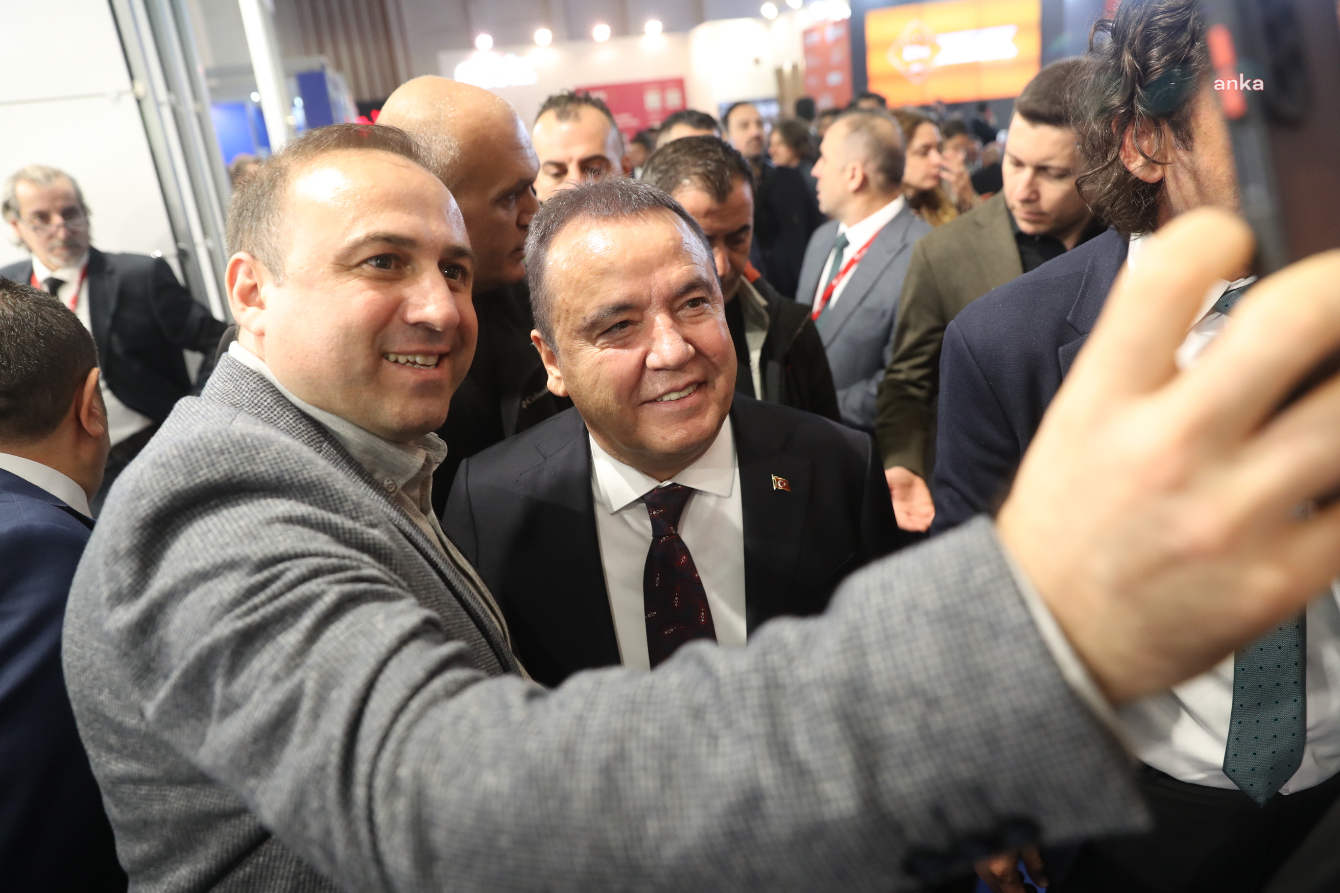 MUHİTTİN BÖCEK ‘İZMİR TURİZM FUARI’NIN ONUR KONUĞU OLDU