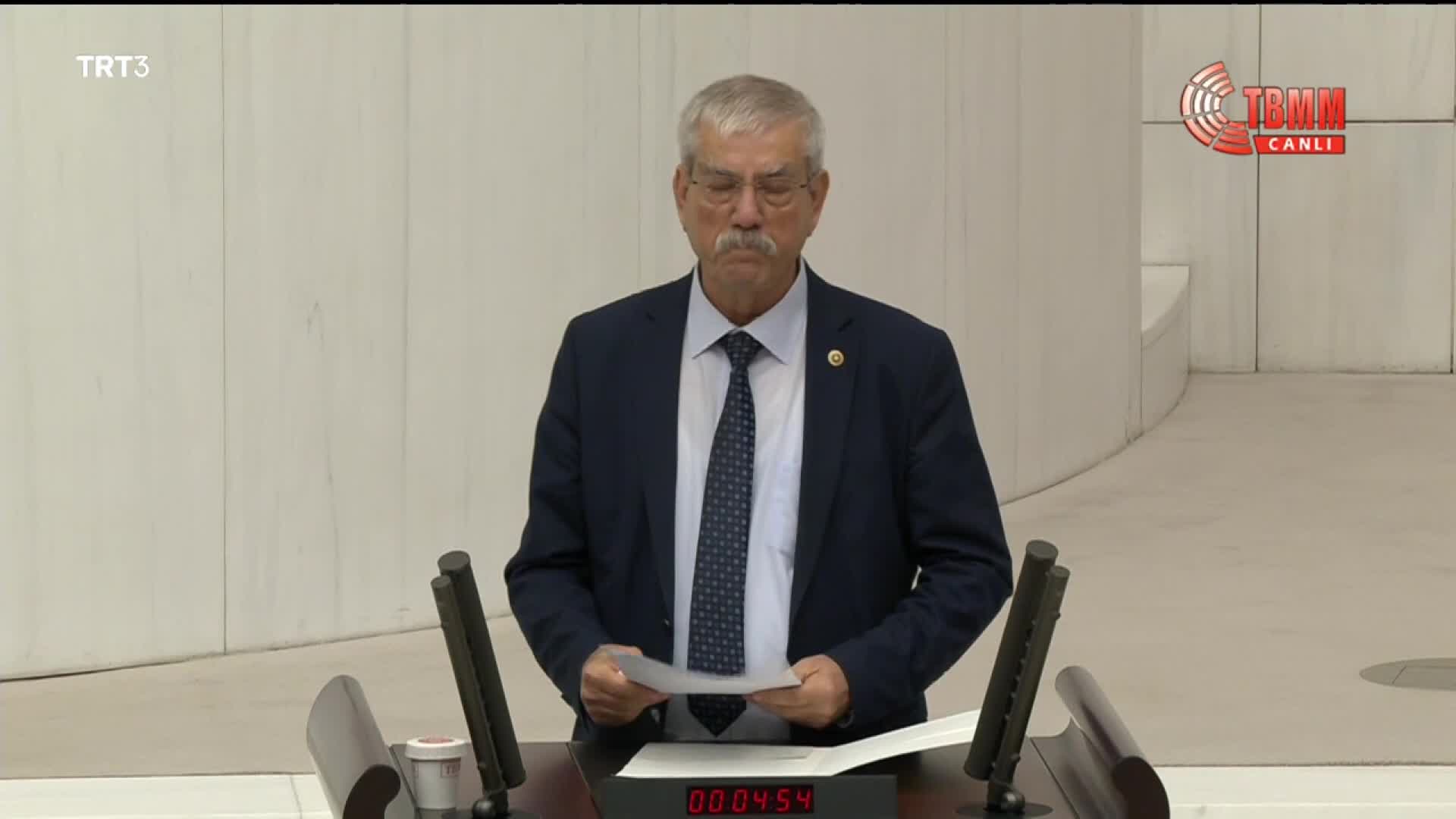 KANİ BEKO, BAKAN BİLGİN'E BİR ASGARİ ÜCRETLİNİN SİMİT HESABINI ANLATTI: "3 ÖĞÜN SADECE SİMİT YEDİĞİNİZDE AYDA 2 BİN 50 LİRA. PEYNİR, REÇEL, ZEYTİN VE ÇAYLA 5 BİN LİRA"