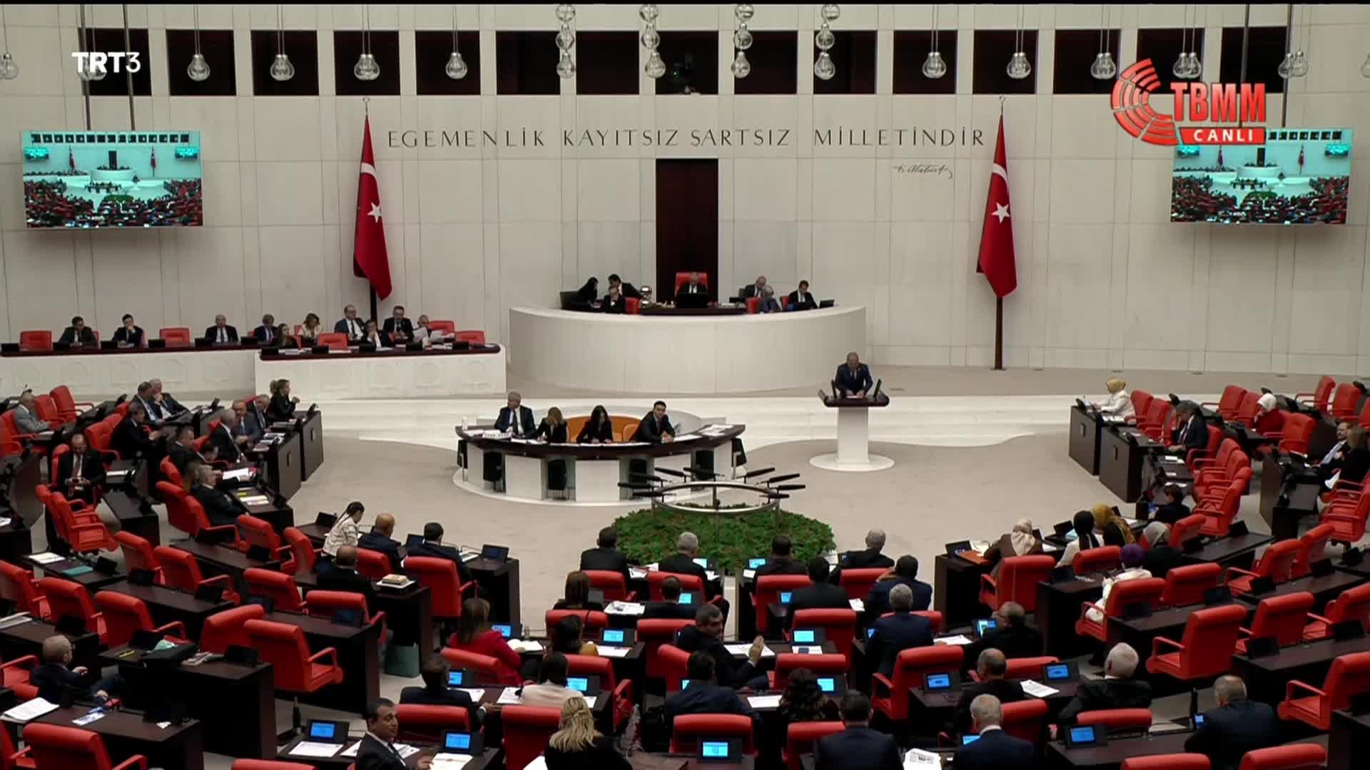 SERVET ÜNSAL: "LÜKS KONUTU OLAN BÜROKRAT, KİRA YARDIMI ALIYOR"