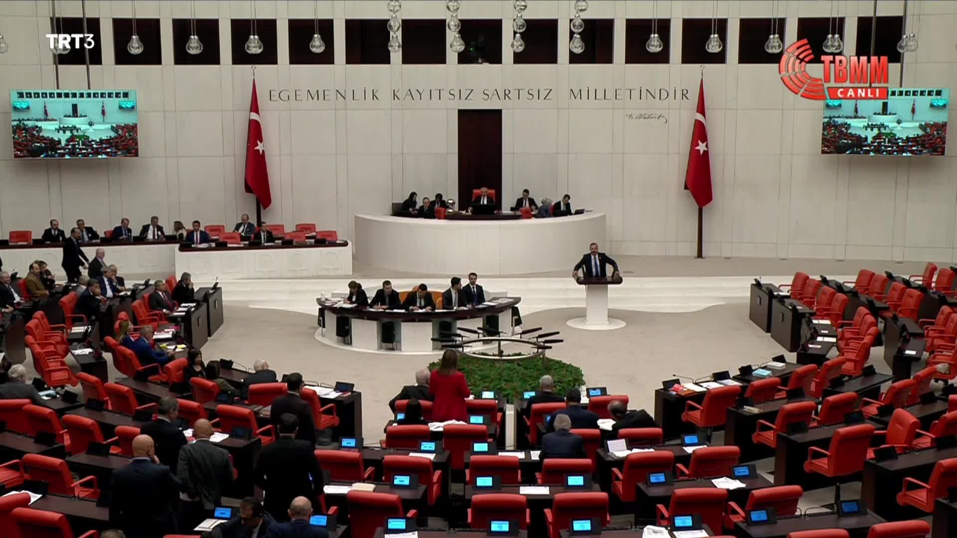 İYİ PARTİLİ AĞIRALİOĞLU: YAĞMUR YAĞIYOR, DİNDARLAR İKTİDARDA. YAĞMUR DURDU, E ÇOK GÜNAH İŞLİYORSUNUZ SİZ DE