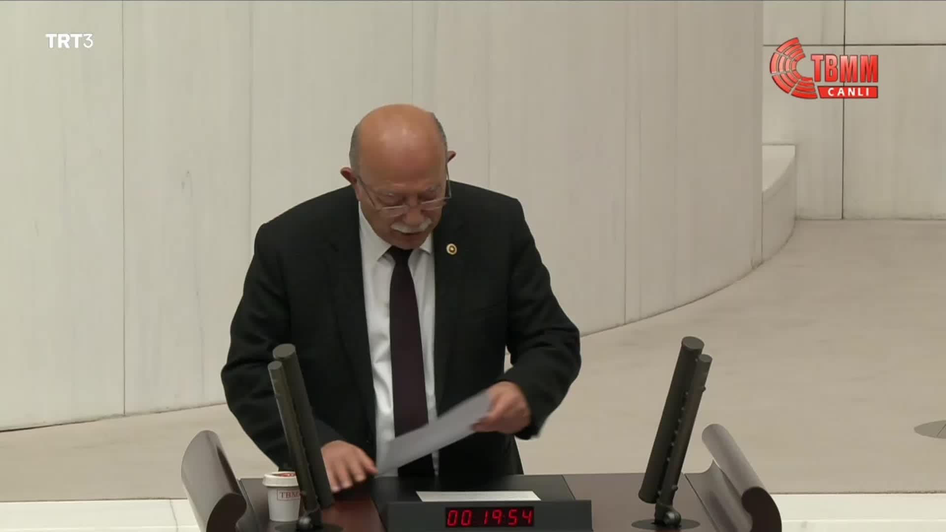 İYİ PARTİLİ KONCUK: KURT KIŞI GEÇİRİR DE YEDİĞİ AYAZI UNUTMAZ