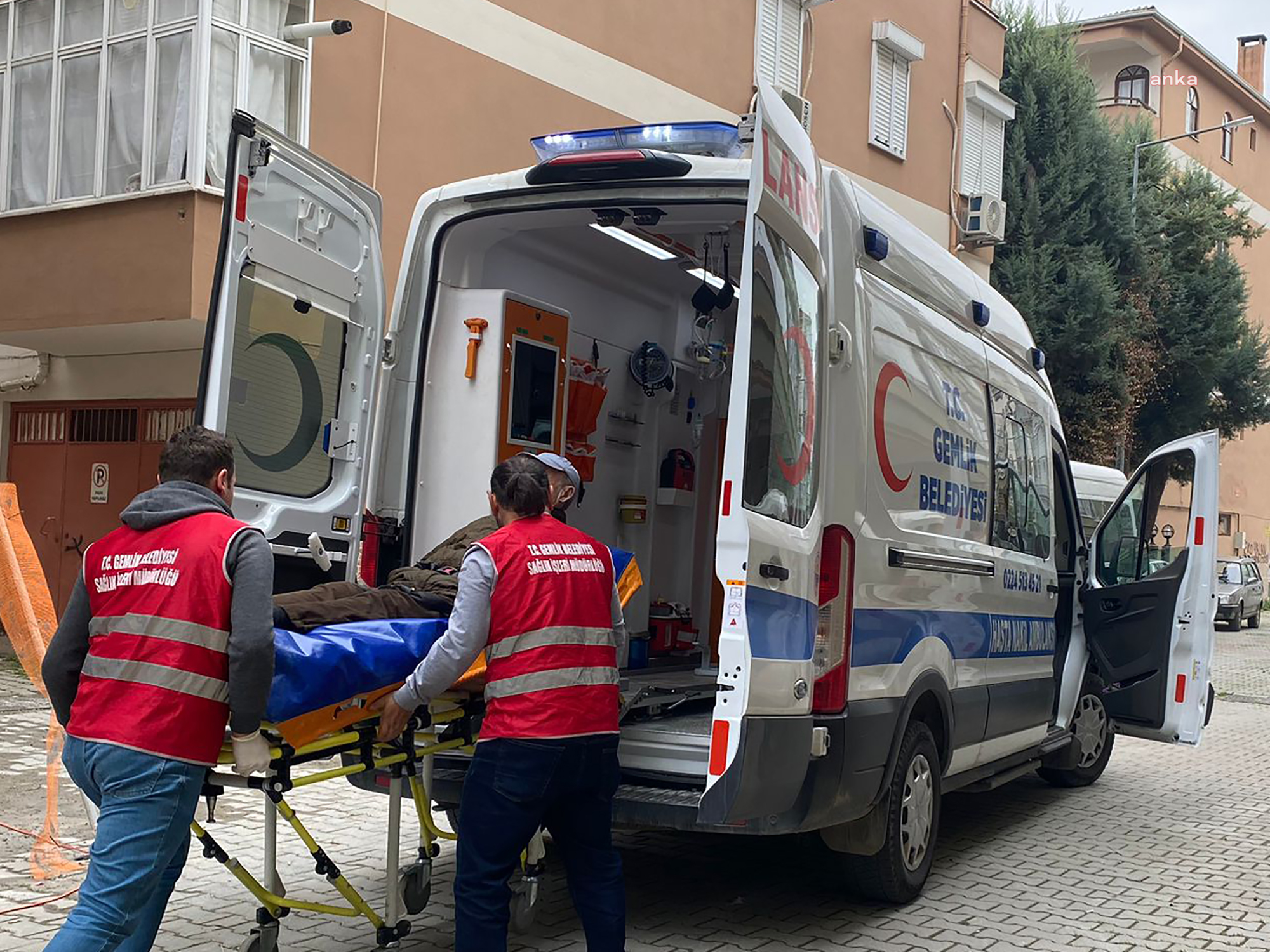 GEMLİK BELEDİYESİ’NİN HASTA NAKİL AMBULANSI HİZMETİ SÜRÜYOR