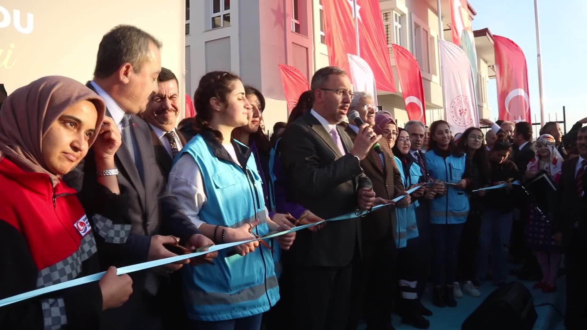 BAKAN KASAPOĞLU: "YURT KONUSUNDAKİ VİZYONUMUZ, BU ANLAMDAKİ ÇABALARIMIZ BAŞARIYLA İLERLİYOR"