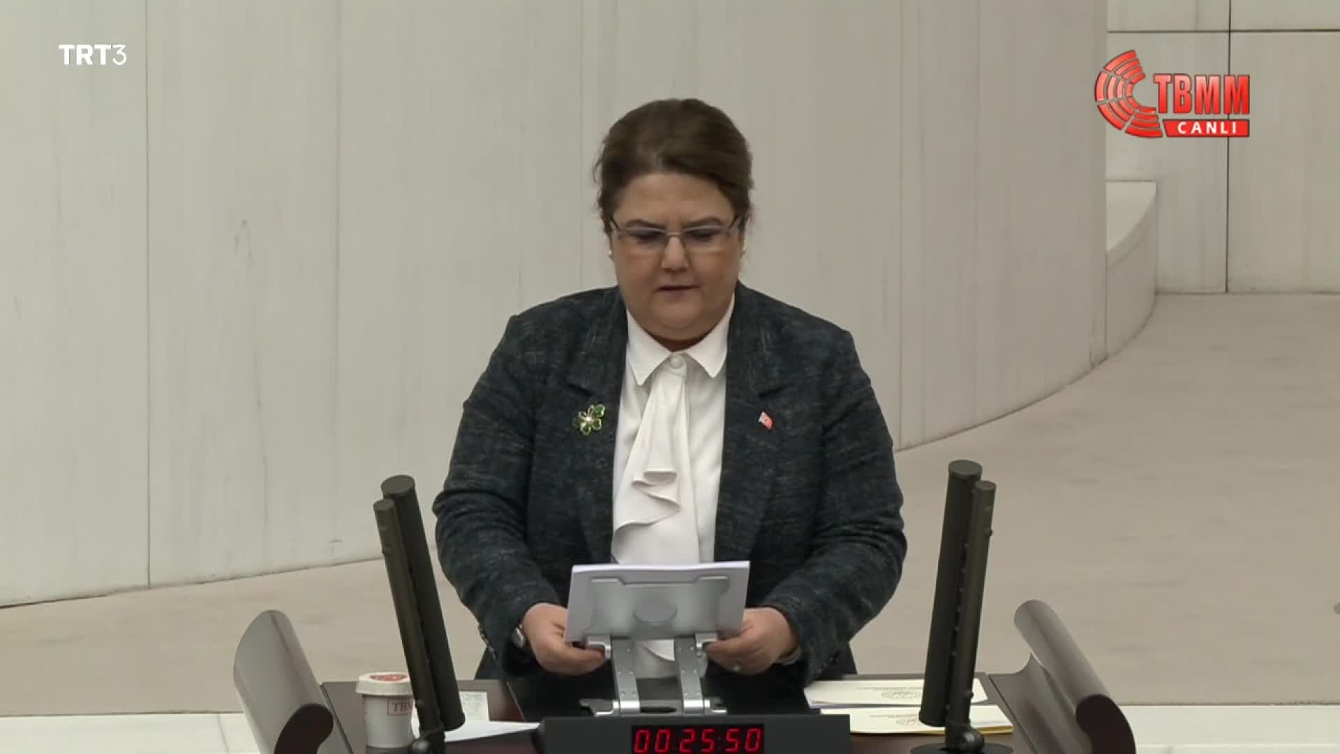 DERYA YANIK: “MAĞDUR, 30 KASIM 2020’DE CUMHURİYET SAVCILIĞINA MÜRACAAT EDİYOR. 4 ARALIK 2020’DE İLK KABUL BİRİMİMİZE ALIYORUZ. 8 ARALIK 2020’DEN İTİBAREN MAĞDUR, KURULUŞLARIMIZDA KALMAYA DEVAM EDİYOR”