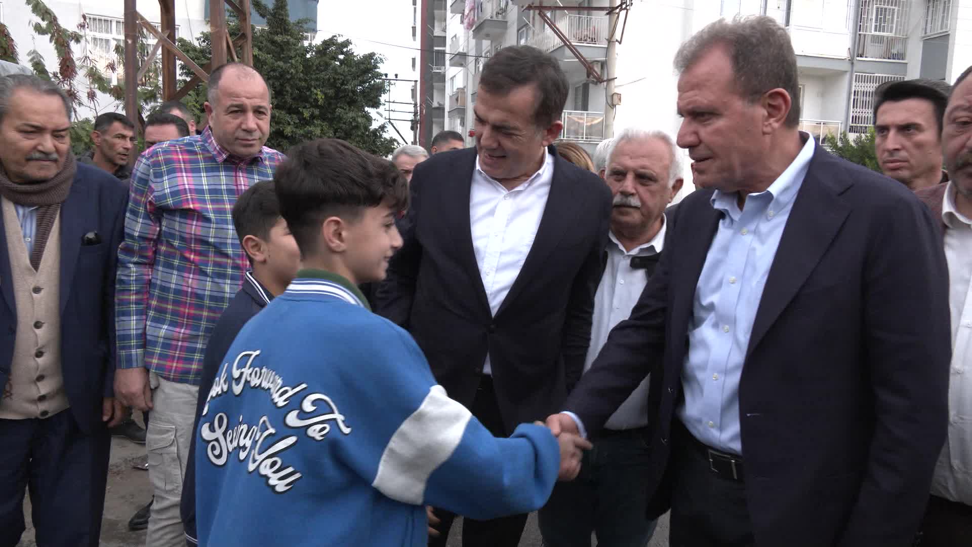VAHAP SEÇER YENİŞEHİR'DE ESNAFI ZİYARET ETTİ