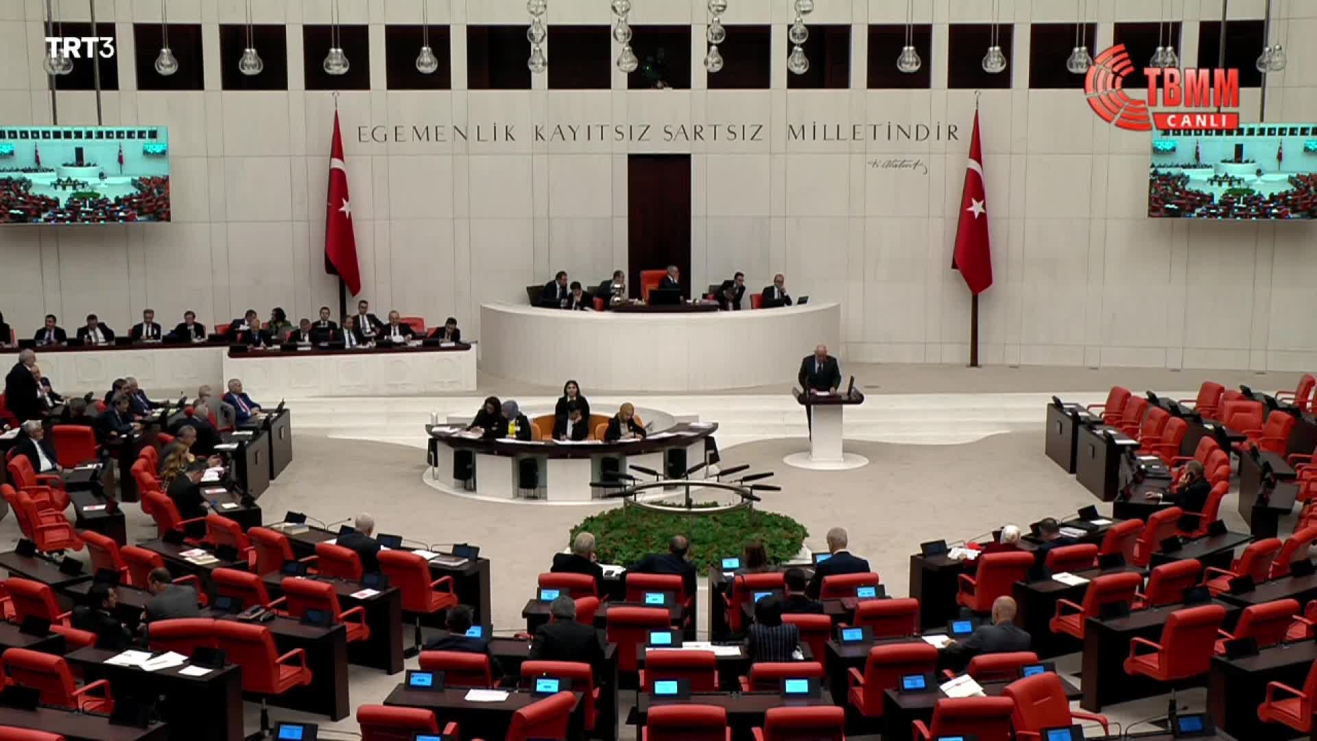 İYİ PARTİLİ EROZAN’DAN AKP’YE: “MAALESEF SİZ İDEOLOJİK DIŞ POLİTİKANIZLA İLK ÖNCE ORTA DOĞU’DA EŞ BAŞKAN OLDUNUZ SONRA TAŞERON OLDUNUZ SONRA KURTLAR SOFRASINA YEM OLDUNUZ”
