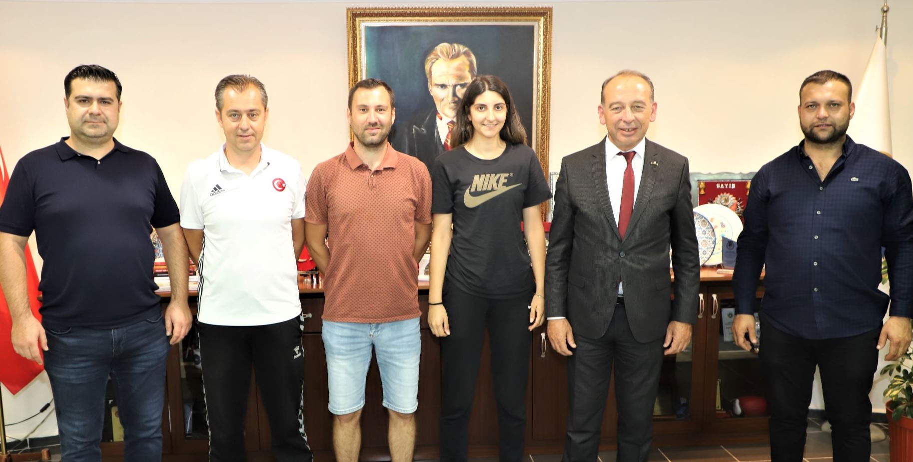 TURGUTLU BELEDİYESPOR KADIN BASKETBOL TAKIMINDA İLK İMZALAR ATILDI