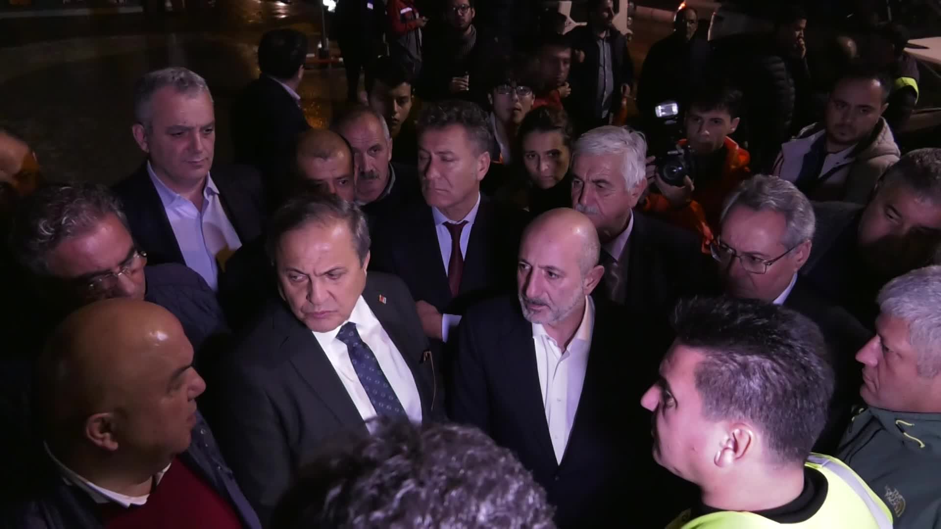 CHP HEYETİ SEL FELAKETİ BÖLGESİNE ULAŞTI. SEYİT TORUN: “İKLİM DEĞİŞİKLİĞİ İLE İLGİLİ PLANLAMA YAPILMASI LAZIM”