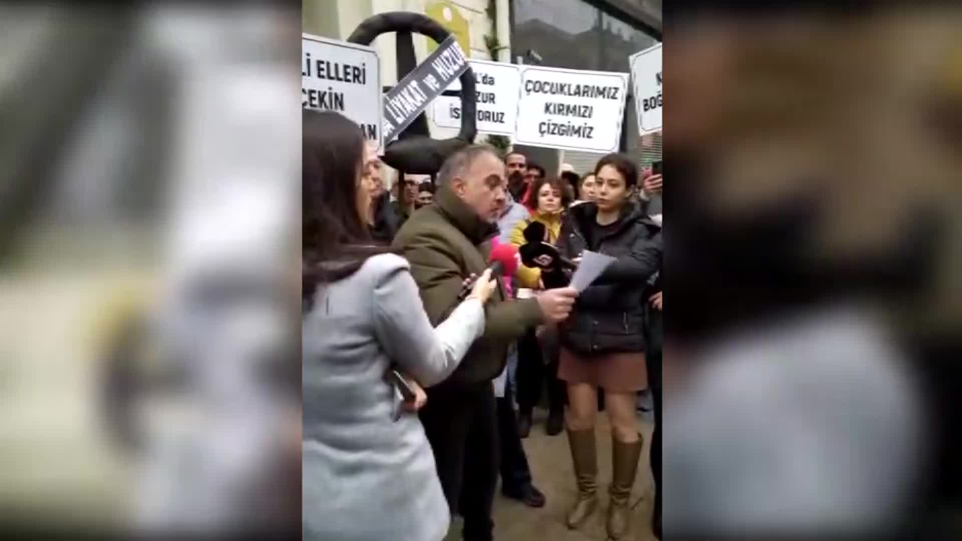 CAĞALOĞLU ANADOLU LİSESİ VELİLERİNDEN OKUL MÜDÜRÜNE TEPKİ: "FAİLDEN YANA OLAN SÖZDE EĞİTİMCİ BU KİŞİ OKUL MÜDÜRLÜĞÜ YAPAMAZ"