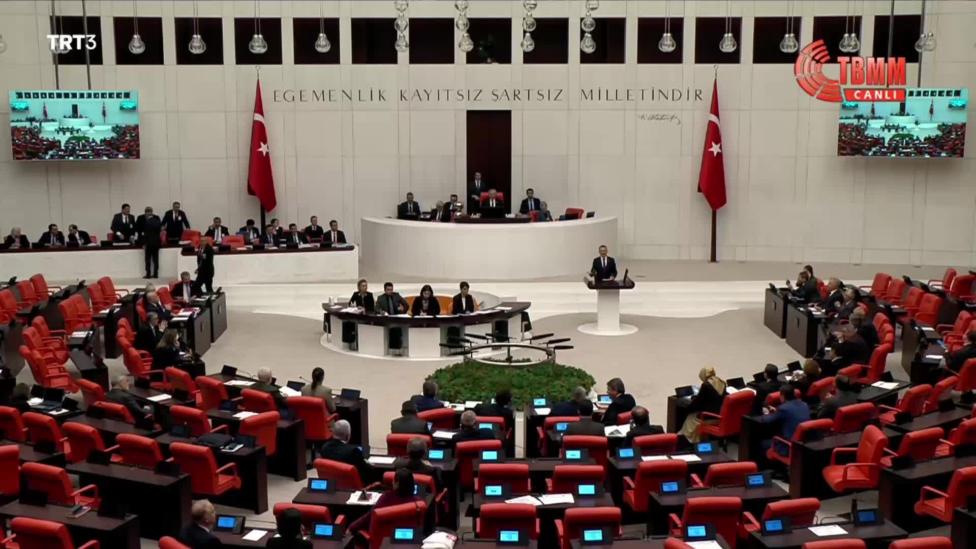 CUMHURBAŞKANI YARDIMCISI OKTAY: “BELLİ İNANÇ GRUPLARINA YÖNELİK SUÇLAYICI İFADELERLE GENELLENMEK SURETİYLE YAPILMAYA ÇALIŞILANI GÖRÜYORUZ… 28 ŞUBAT SÜRECİNE BENZER BİR OYUNUN BAŞLATILMASI GİRİŞİMLERİNE ASLA GÖZ YUMMAYACAĞIZ”