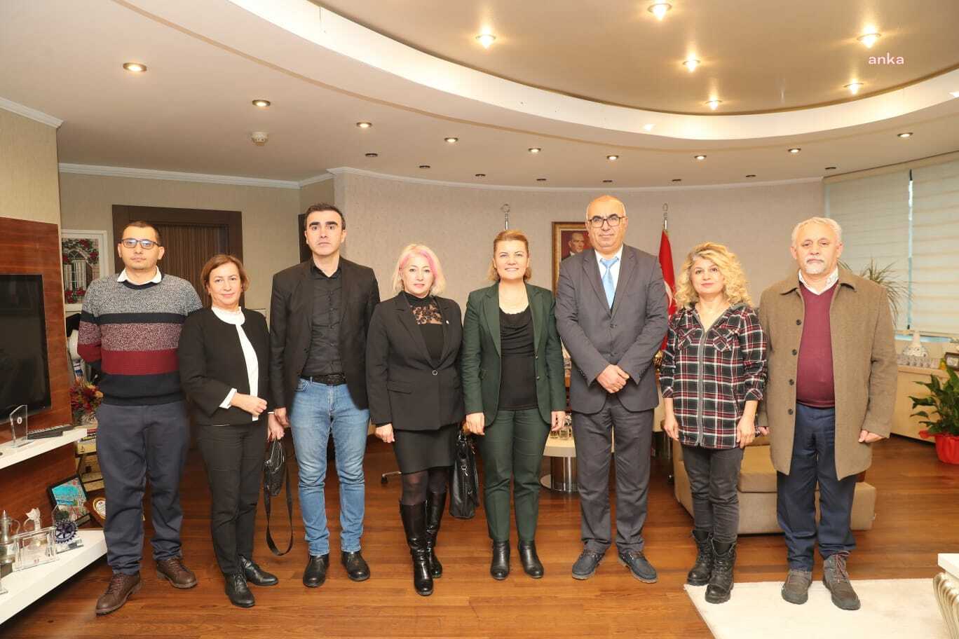 İZMİT BELEDİYE BAŞKANI HÜRRİYET’E KESK ÜYELERİNDEN ZİYARET
