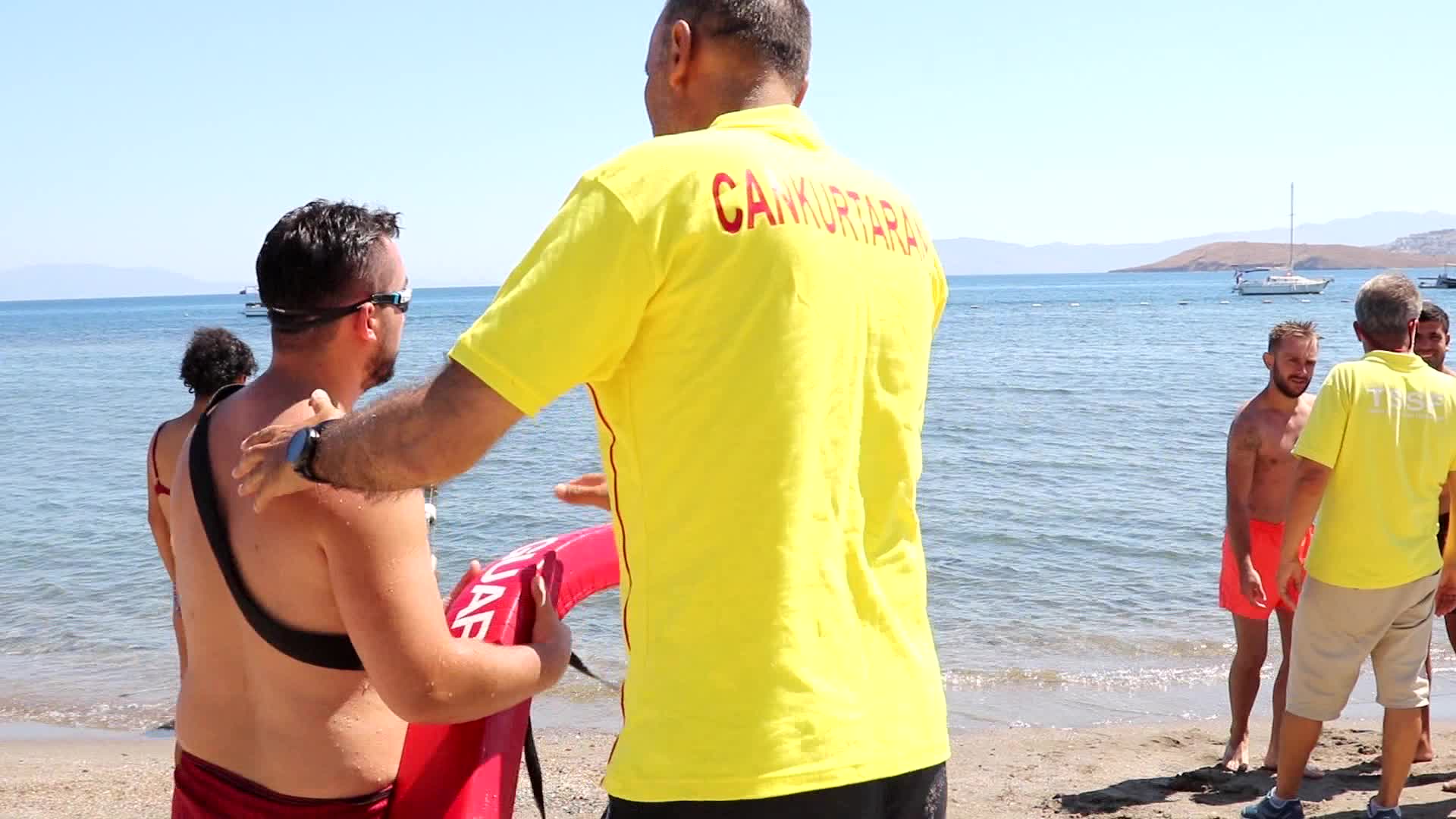 BODRUM HALK PLAJLARINDA CANKURTARANLAR GÖREVE HAZIR