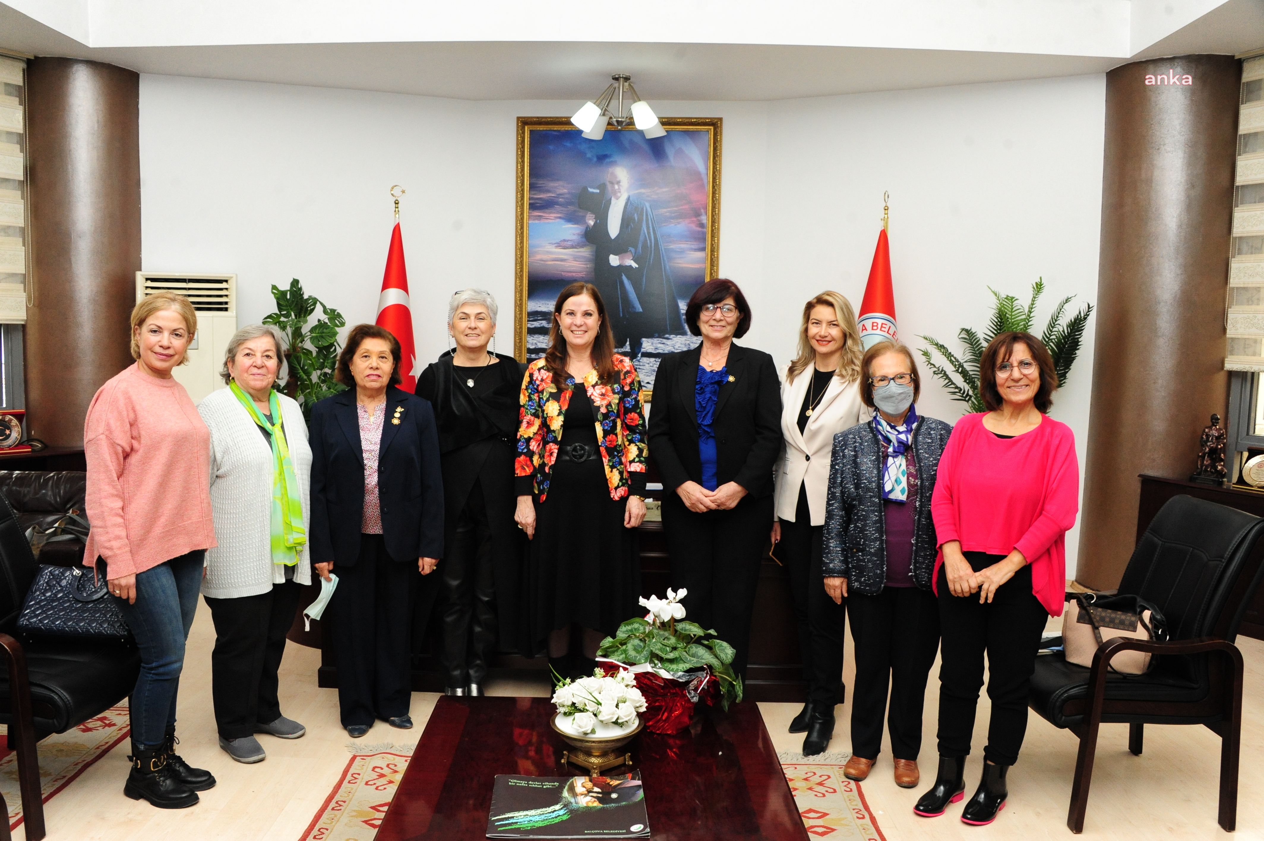 İZMİRLİ KADIN KURULUŞLARI BİRLİĞİ’NDEN BALÇOVA BELEDİYE BAŞKANI ÇALKAYA’YA İŞ BİRLİĞİ ÇAĞRISI