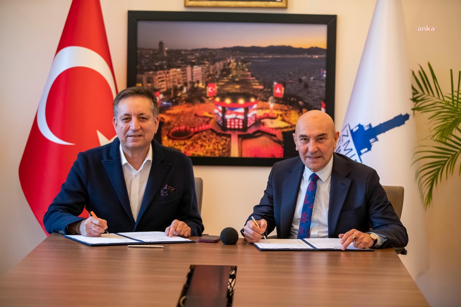 İZMİR BÜYÜKŞEHİR BELEDİYESİ EŞREFPAŞA HASTANESİ İLE VEHBİ KOÇ VAKFI SAĞLIK KURULUŞLARI İŞ BİRLİĞİ YAPTI