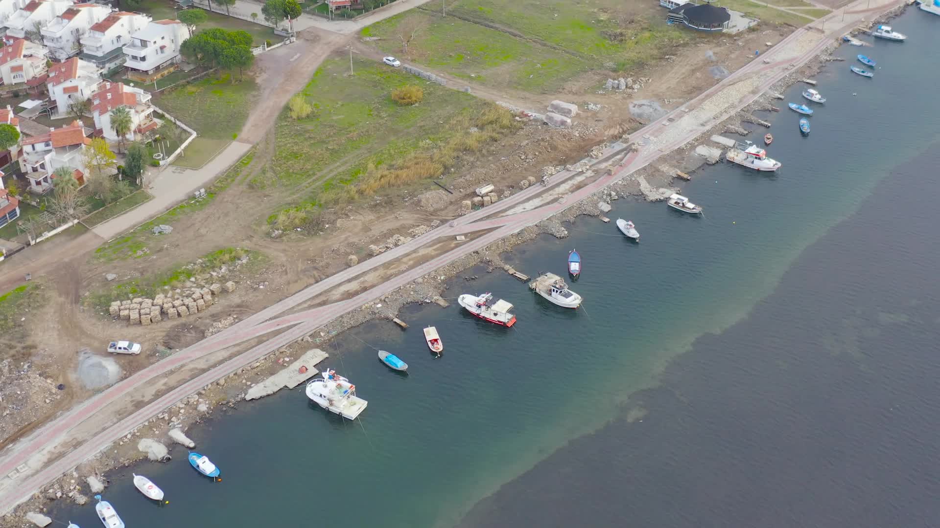 AYVALIK BELEDİYESİ, ALTINOVA KIYI ŞERİDİNİ UZATIYOR