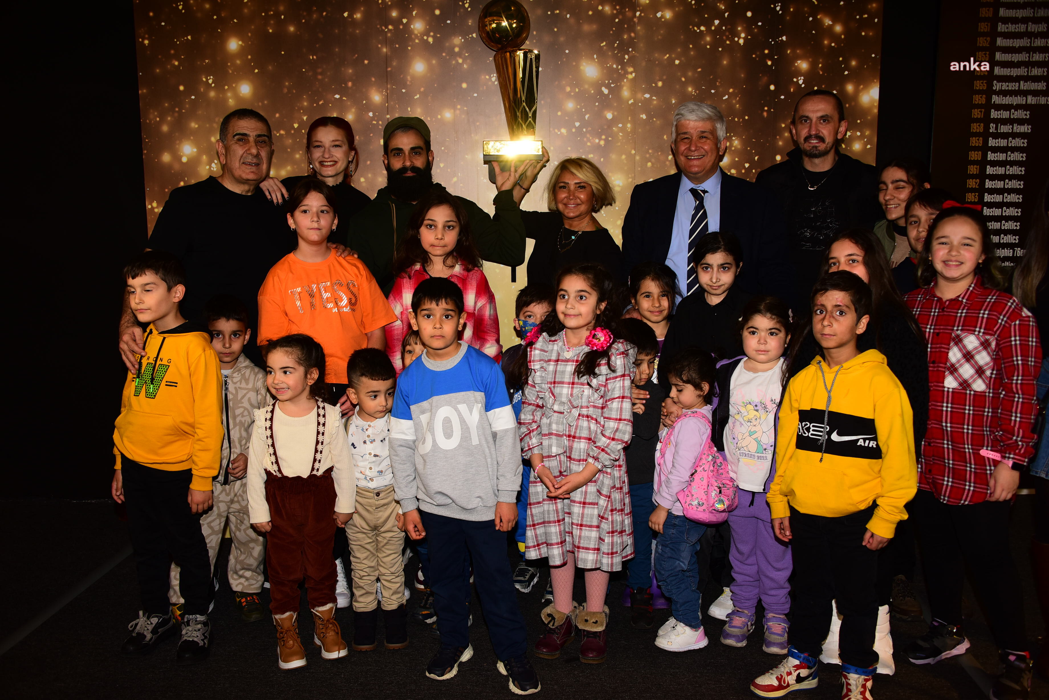 ÜNLÜ İSİMLERDEN ROMATOLOJİ HASTASI ÇOCUKLARA NBA SÜRPRİZİ