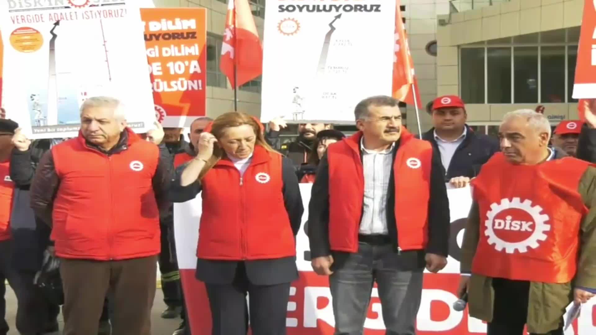 ÇERKEZOĞLU: "ÖNCELİKLİ MESELEMİZ TÜRKİYE'NİN ASGARİ ÜCRETLİ OLMAKTAN KURTARILMASIDIR"