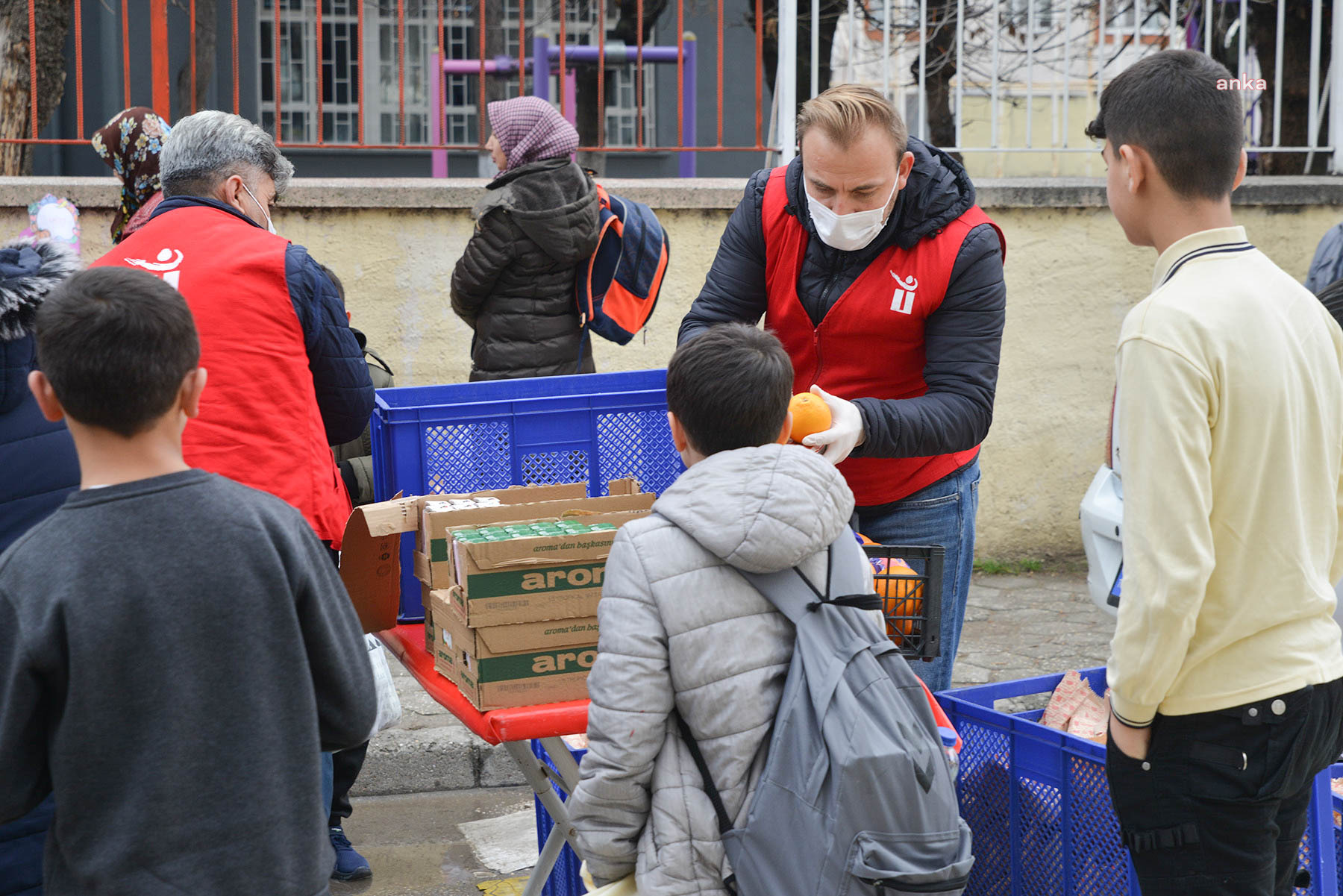 TEPEBAŞI BELEDİYESİ’NİN ÖĞRENCİLERE YÖNELİK BESLENME DESTEĞİ SÜRÜYOR