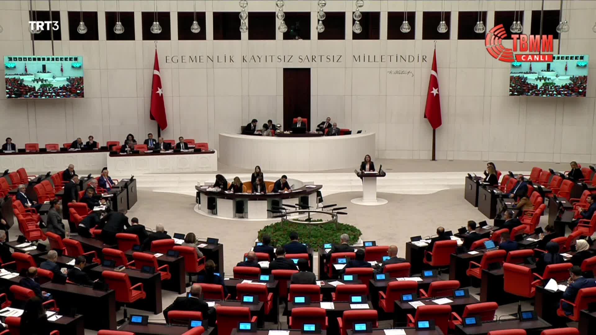 GÜLİZAR BİÇER KARACA, CUMHURBAŞKANI ERDOĞAN'IN AÇIKLAMALARINI ELEŞTİRDİ: "ÇOCUK İLE EVLİLİĞİ AYNI CÜMLEDE KURDU, YETMEDİ SİSTEMATİK TECAVÜZE UĞRADIĞI GERÇEĞİNİ PAS GEÇTİ"
