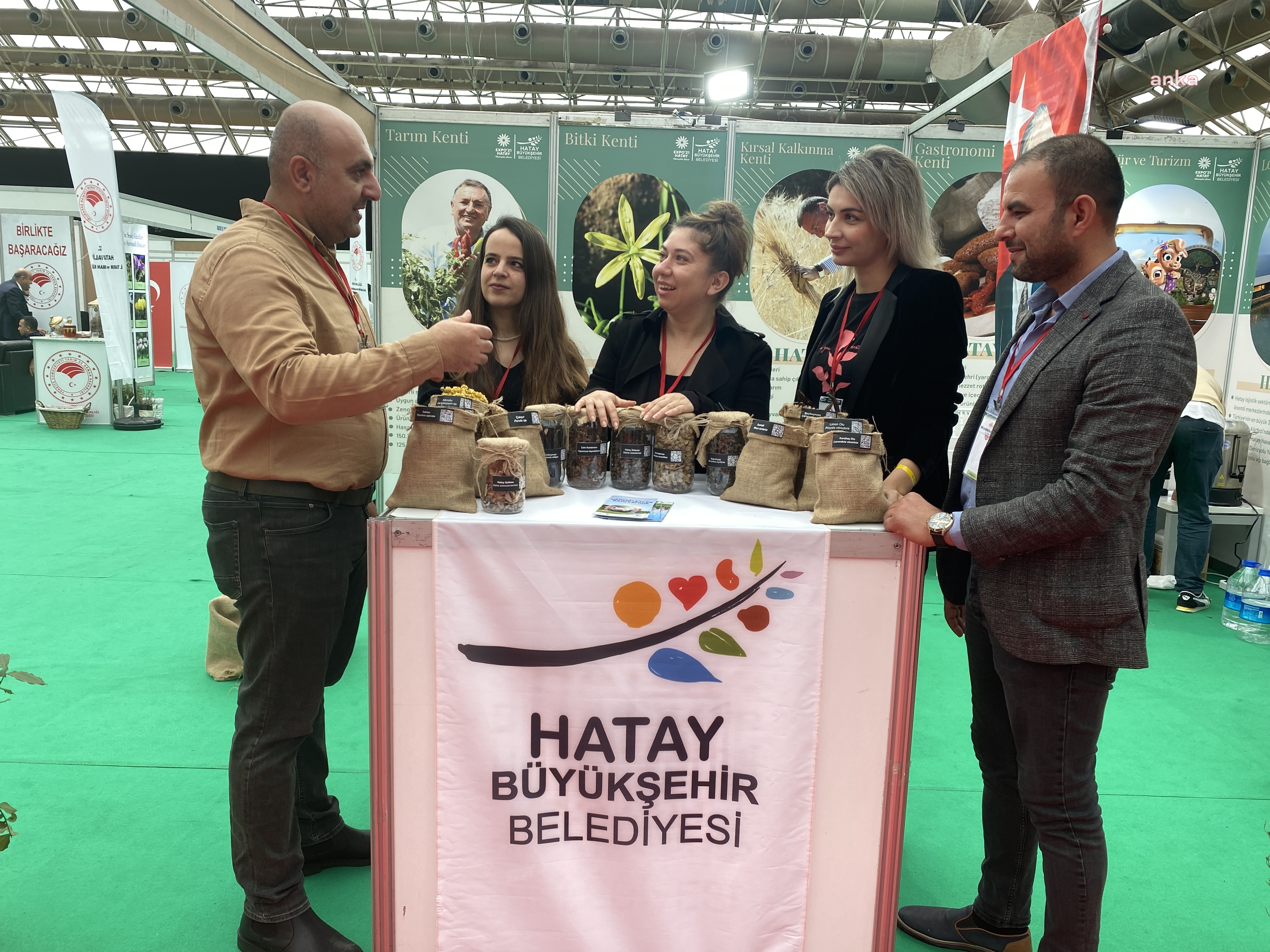 HATAY’IN TIBBİ VE AROMATİK BİTKİLERİ ANTALYA’DA SERGİLENİYOR