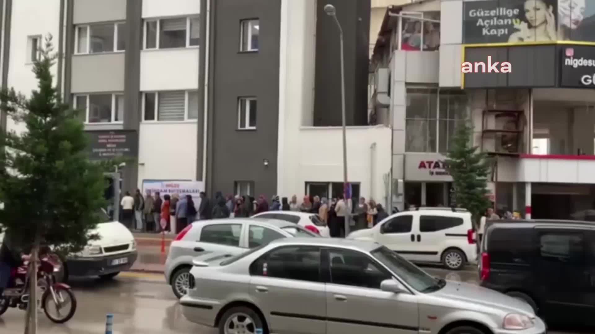 NİĞDE'DE 57 KİŞİLİK TEMİZLİKÇİ KADROSUNA 12 BİN 499 KİŞİ BAŞVURDU