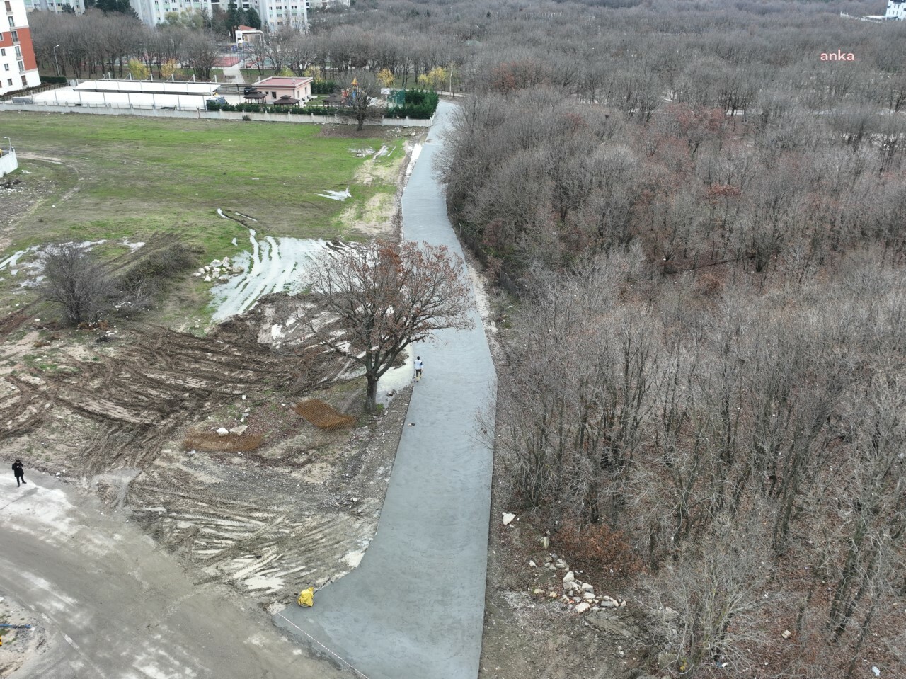 ÇERKEZKÖY BELEDİYESİ KIZILCA SOKAK’TA DEMİRLİ BETON YOL YAPIMINI TAMAMLADI