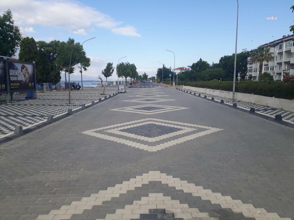 TEKİRDAĞ BÜYÜKŞEHİR, YOL VE KALDIRIM DÜZENLEME ÇALIŞMALARINI SÜRDÜRÜYOR
