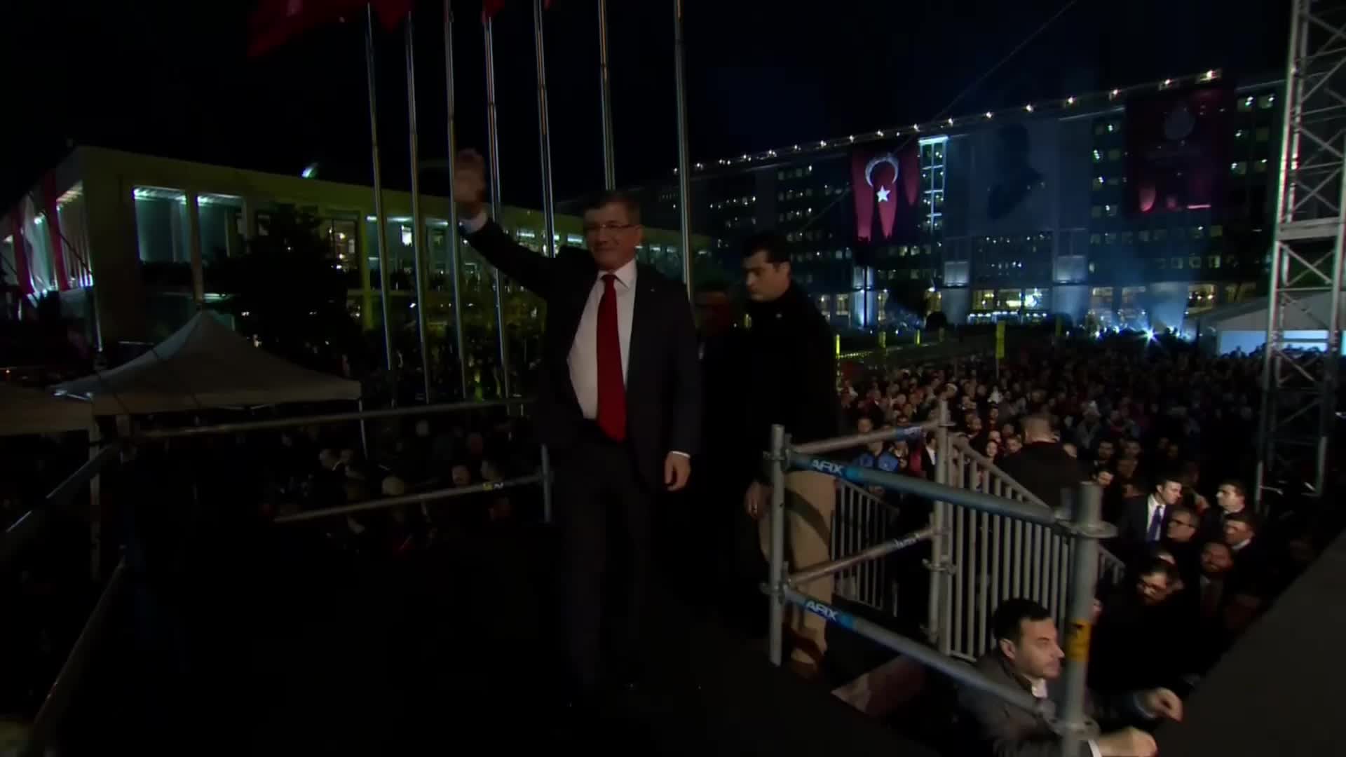 İBB BAŞKANI EKREM İMAMOĞLU’NA DESTEK İÇİN “MİLLET, İRADESİNE SAHİP ÇIKIYOR” MİTİNGİ… DAVUTOĞLU: “BİZ BU KARARI TANIMADIK, TANIMIYORUZ, TANIMAYACAĞIZ”