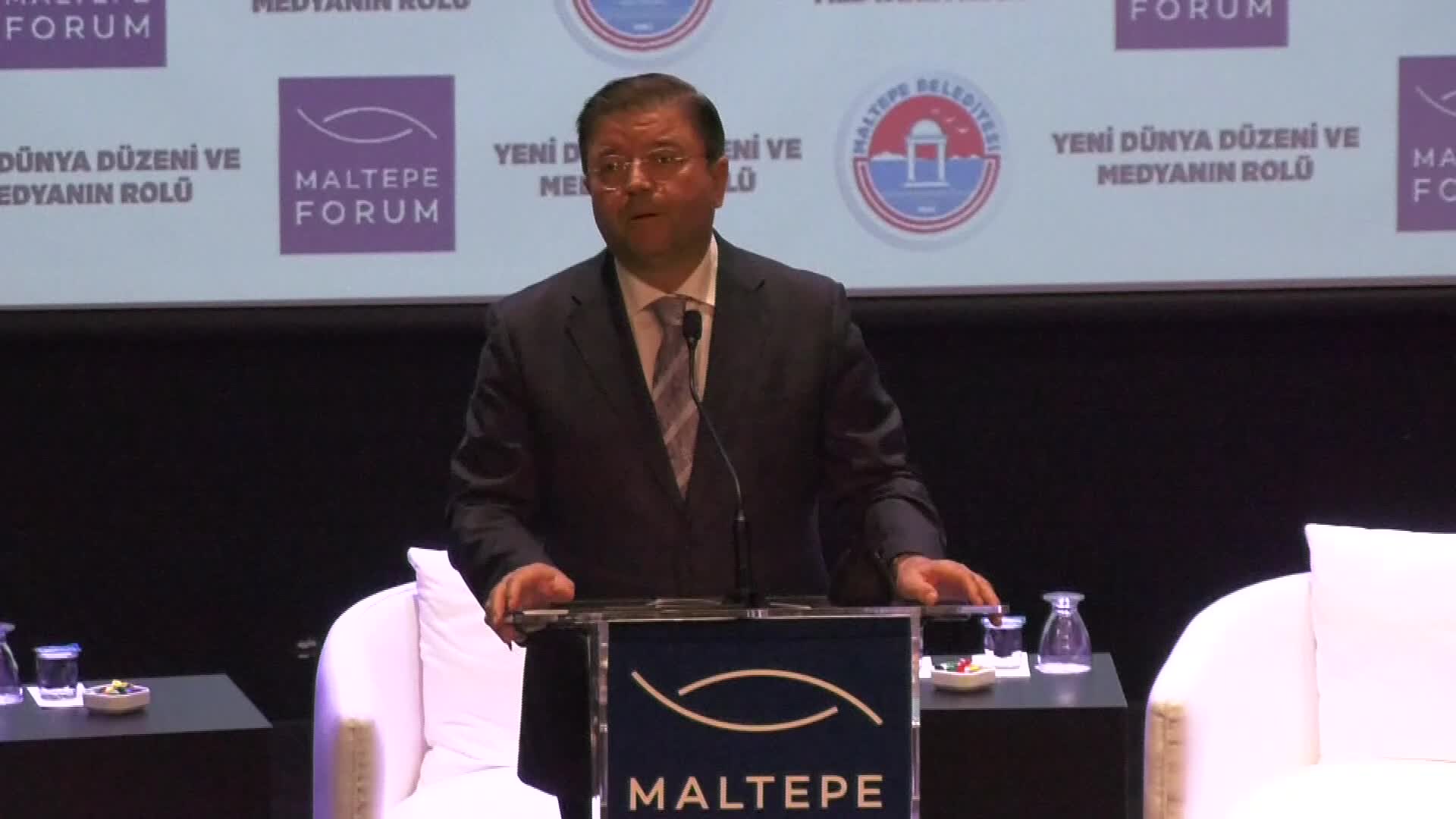 “YENİ DÜNYA DÜZENİ VE MEDYANIN ROLÜ” FORUMU… MALTEPE BELEDİYE BAŞKANI KILIÇ: “SEKTÖR KİMİN KONTROLÜNDE SORULARINA YANIT VERİLECEK”