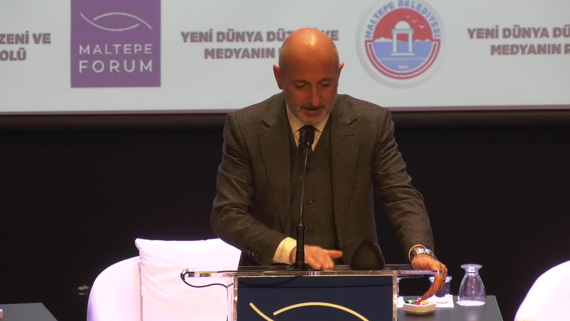 “YENİ DÜNYA DÜZENİ VE MEDYANIN ROLÜ” FORUMU… ALİ ÖZTUNÇ: “RTÜK'ÜN, BASIN İLAN KURUMU’NUN SOPA OLARAK KULLANILMASINI ENGELLEYECEĞİZ”