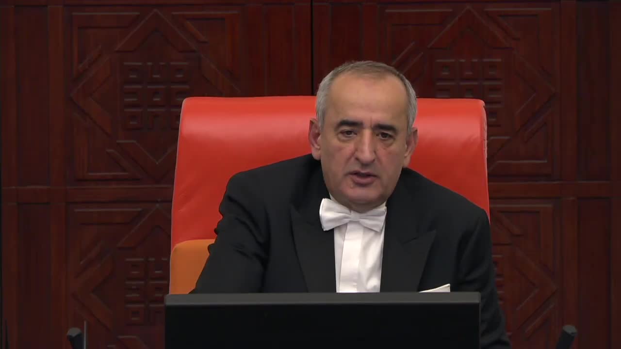 POLAT ŞAROĞLU: "HAKSIZ VE HUKUKSUZ KARAR TÜRKİYE DEMOKRASİ TARİHİNE BİR KARA LEKE OLARAK GEÇMİŞTİR"