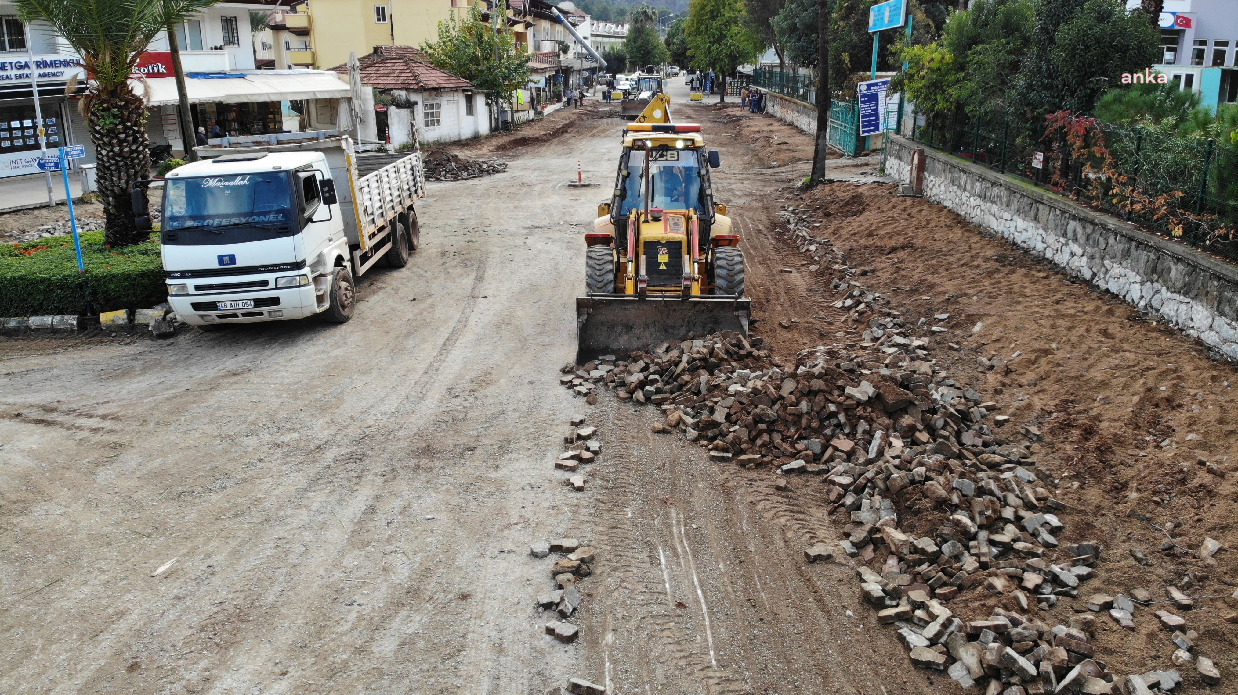 MARMARİS BELEDİYESİ'NDEN İÇMELER’DE CADDE YENİLEME ÇALIŞMASI