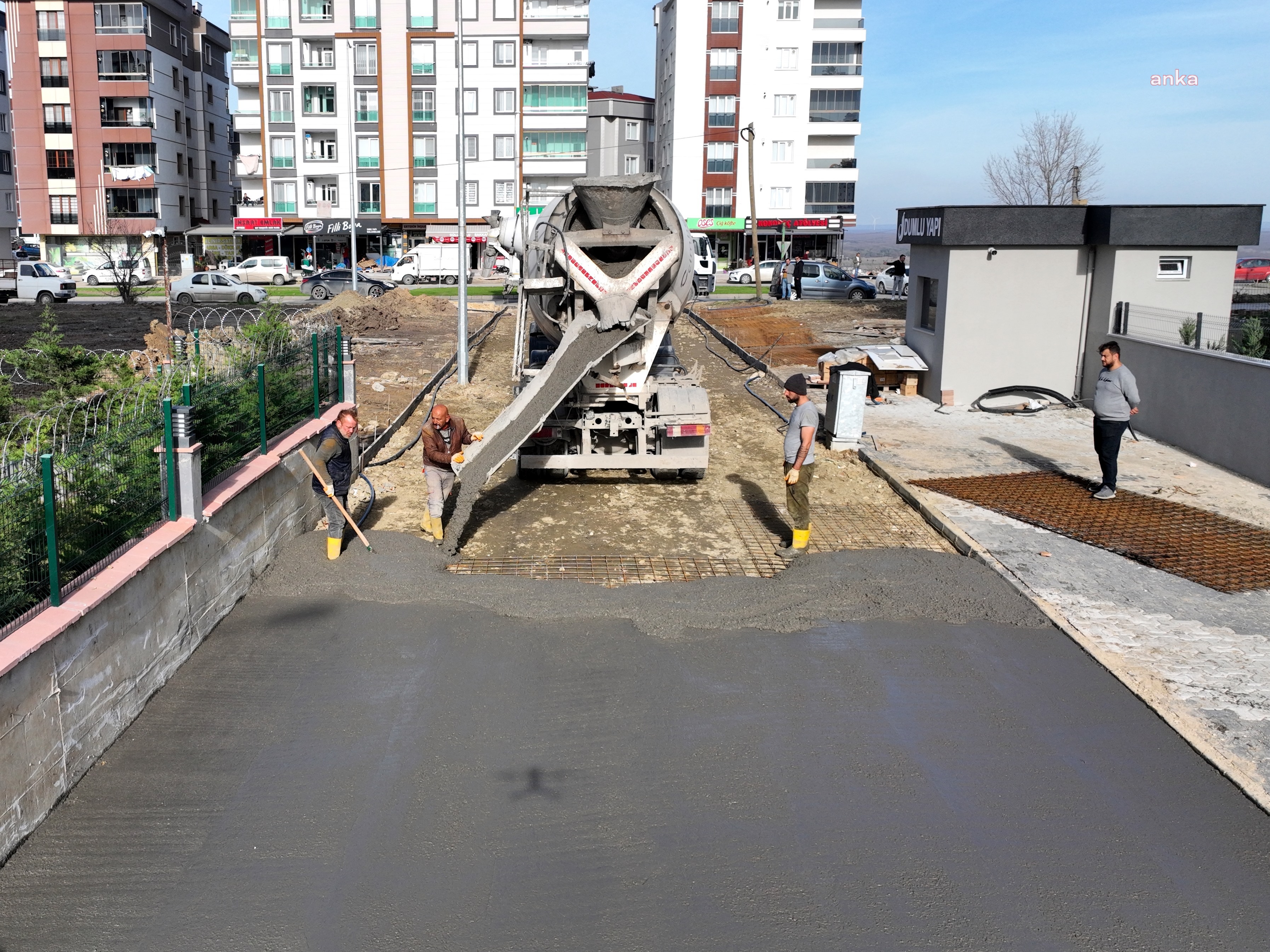 ÇERKEZKÖY BELEDİYESİ, YOL YAPIM VE ONARIM ÇALIŞMALARINI SÜRDÜRÜYOR