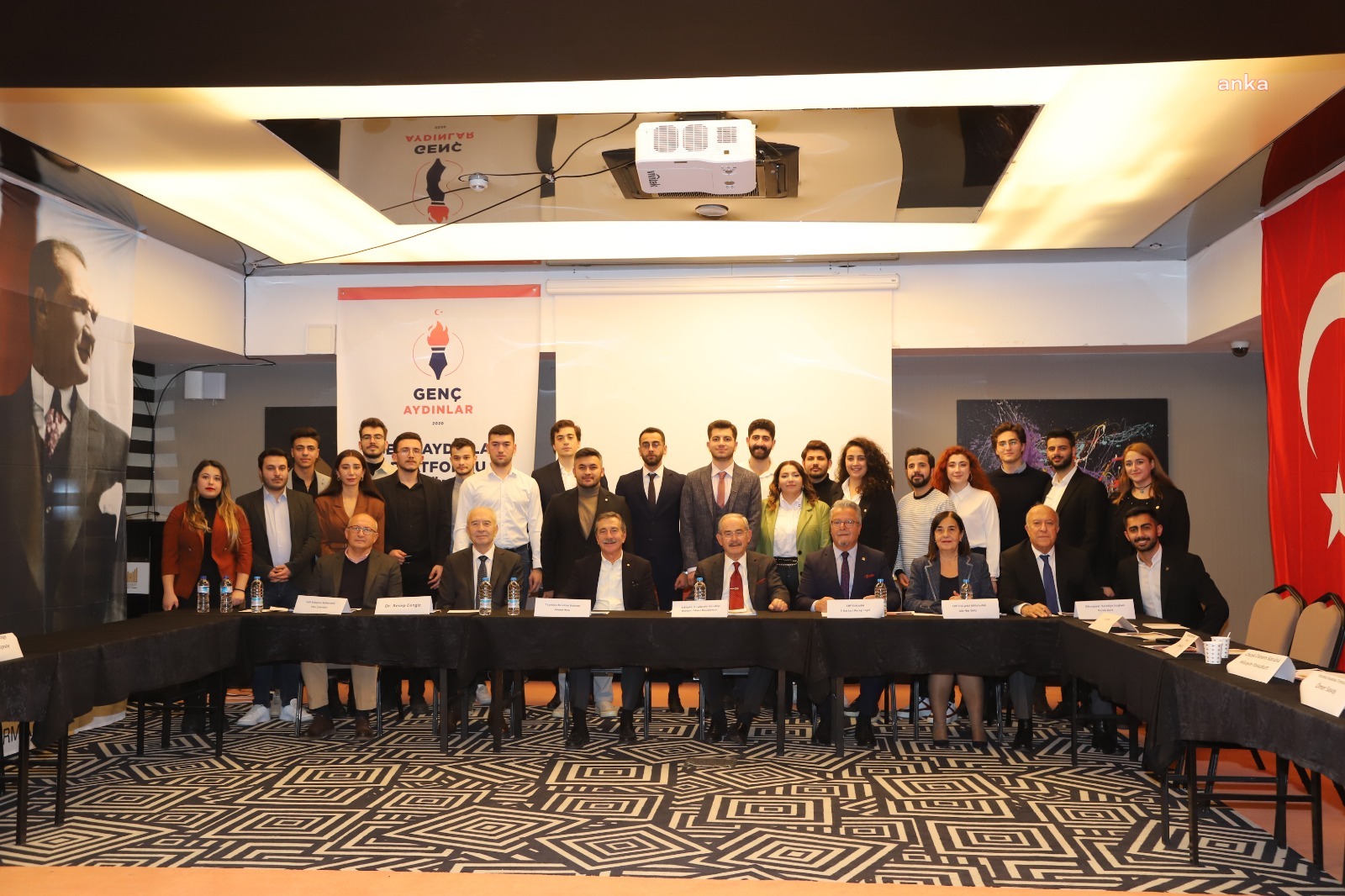 YILMAZ BÜYÜKERŞEN, GENÇ AYDINLAR PLATFORMU’YLA BİR ARAYA GELDİ
