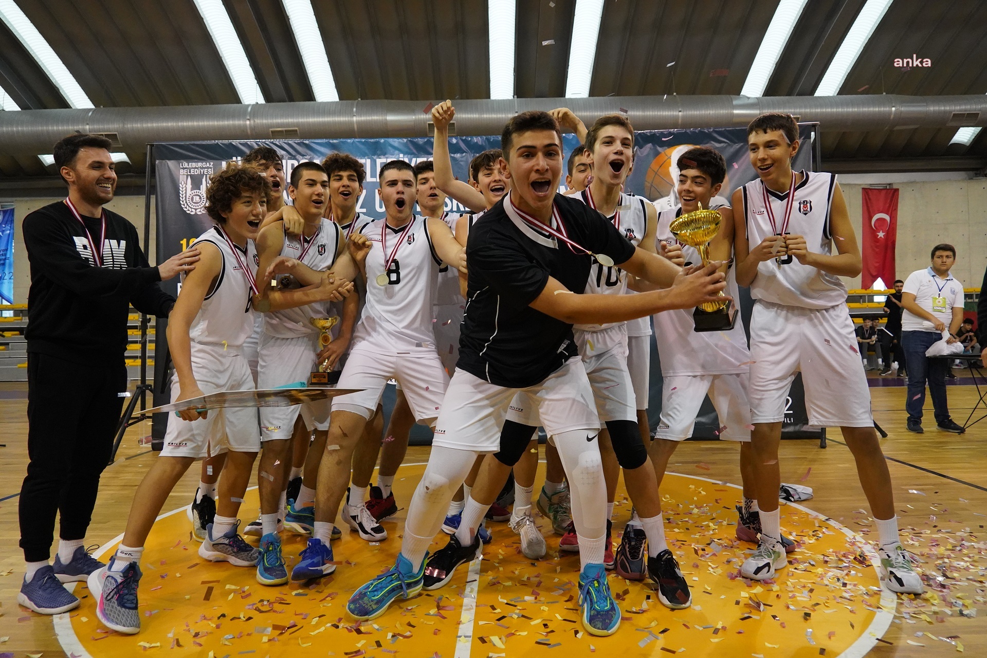 LÜLEBURGAZ'DA GÖKHAN TEKSÖZ BASKETBOL TURNUVASI SONA ERDİ