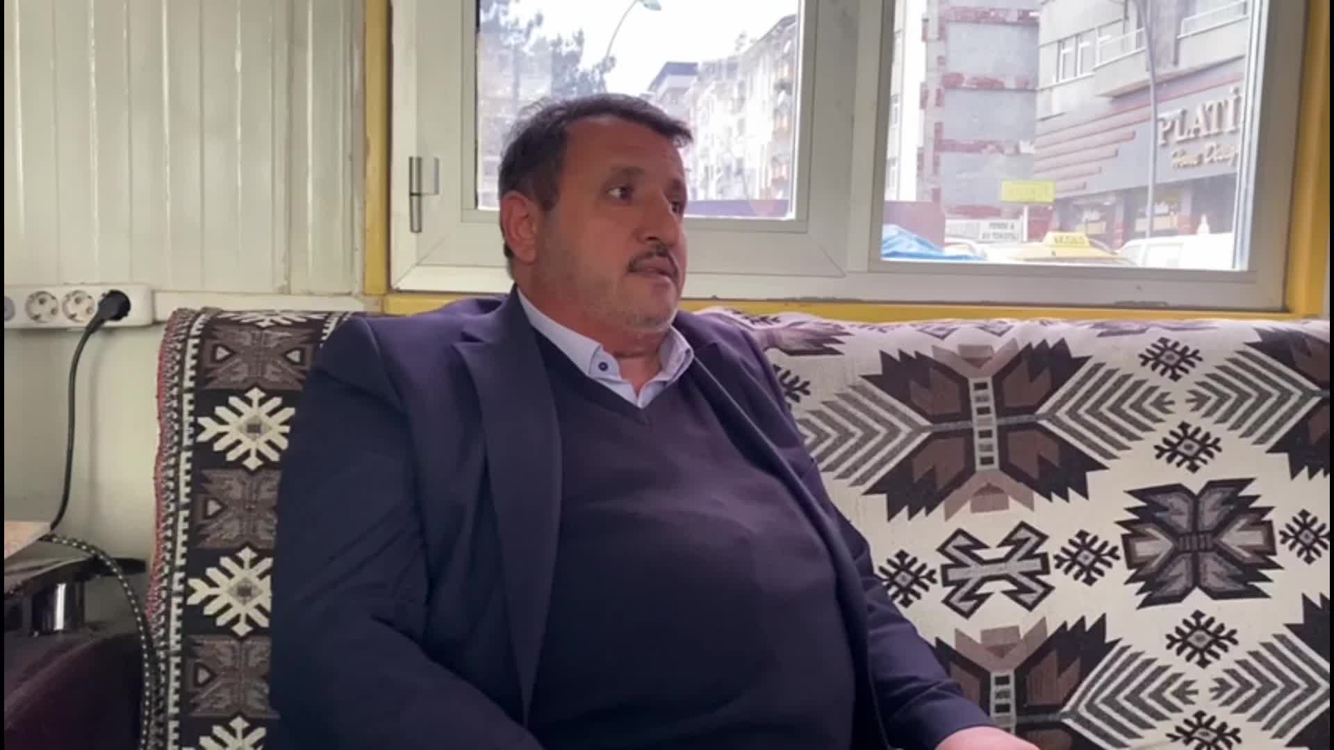 ELAZIĞLI TAKSİCİ: "BİZİ AŞAN BİR DÜZENİN İÇERİSİNE GİRDİK,GÜNDEN GÜNE VARIMIZI YİYEREK ERİYORUZ"