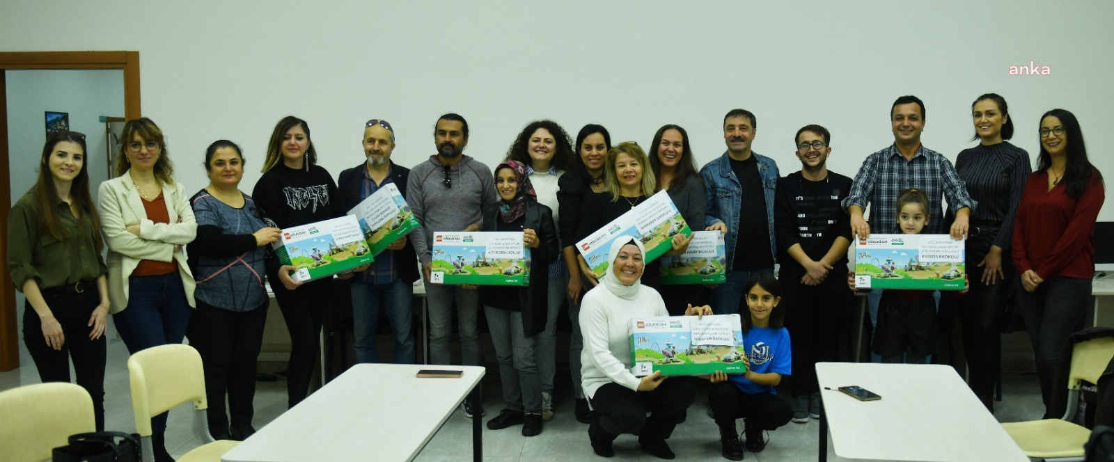 YENİŞEHİR’İN ‘MİNİK BİLİM KAHRAMANLARI’NA LEGO SETLERİ DAĞITILDI