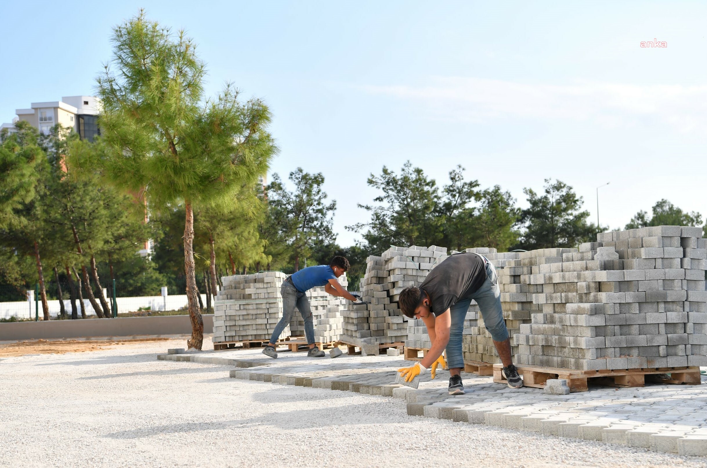 KONYAALTI BELEDİYESİ'NDEN OKULLARDA BAKIM-ONARIM ÇALIŞMASI