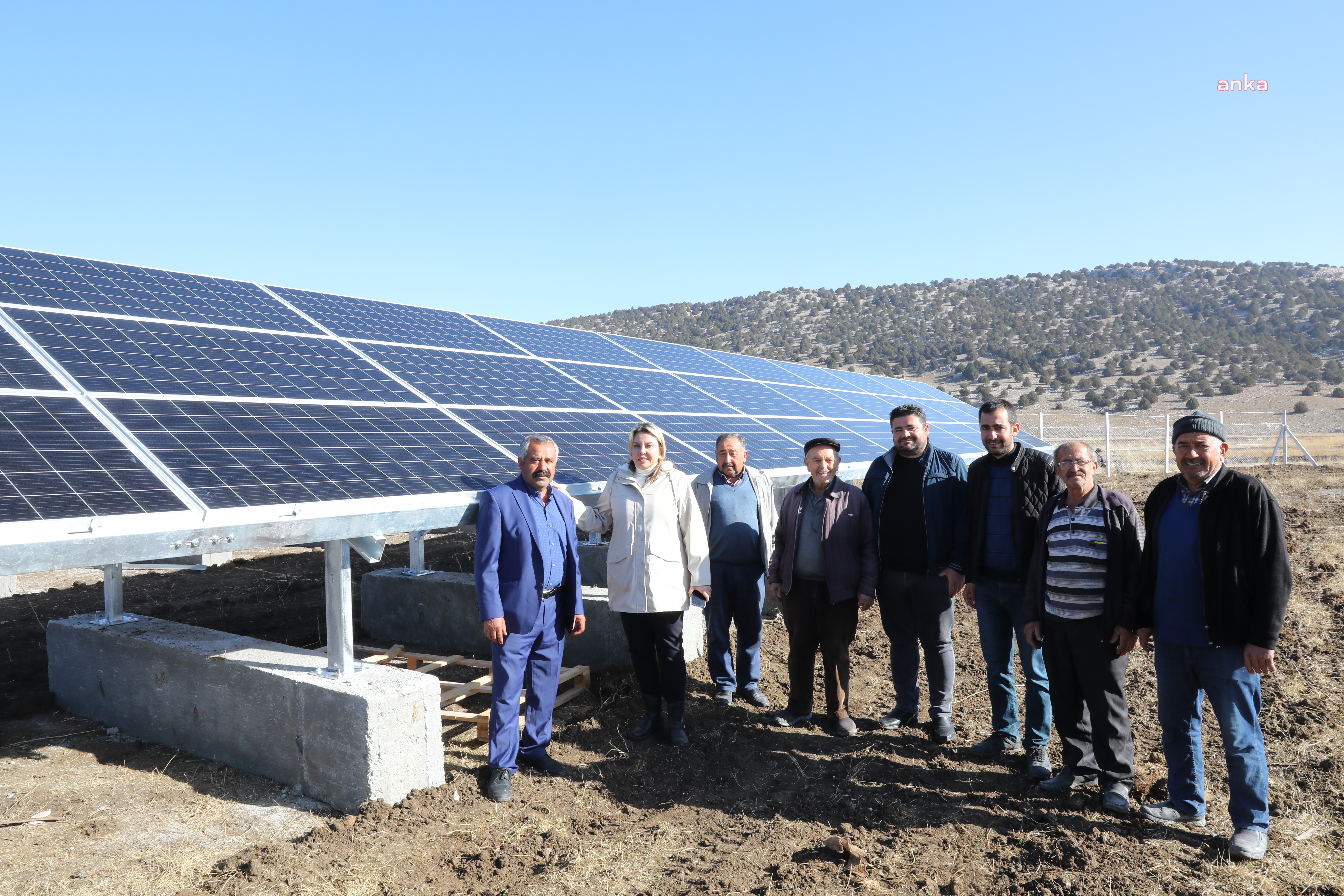 ANTALYA BÜYÜKŞEHİR SÜLEKLER’İN SULAMA SORUNUNU GÜNEŞ ENERJİSİYLE ÇÖZDÜ