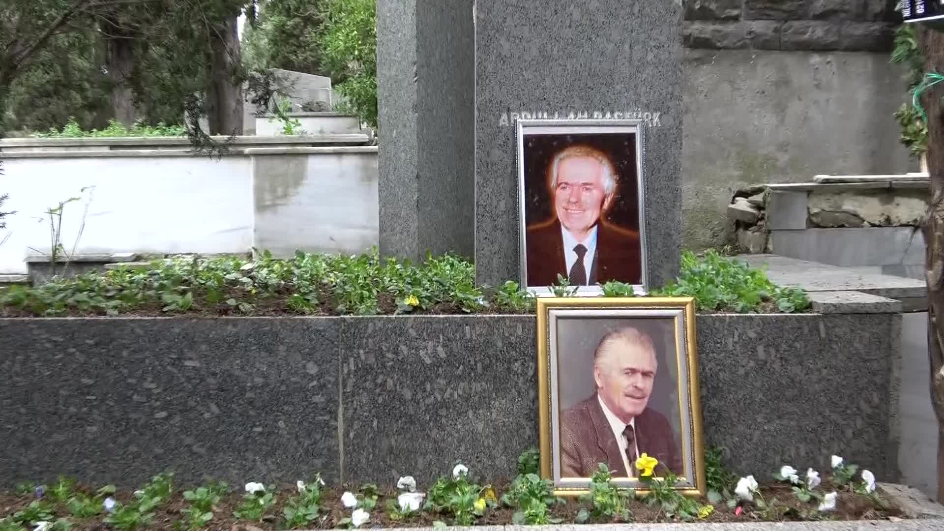 ESKİ DİSK GENEL BAŞKANI ABDULLAH BAŞTÜRK, MEZARI BAŞINDA ANILDI