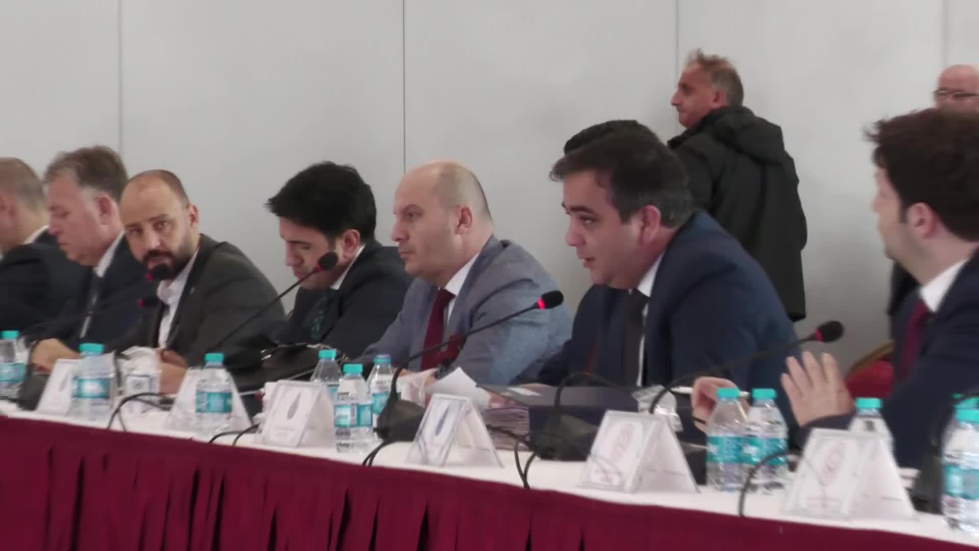 İSTANBUL’DA ULAŞIMA ZAM ASGARİ ÜCRET BELİRLENEMEDİĞİ İÇİN ERTELENDİ