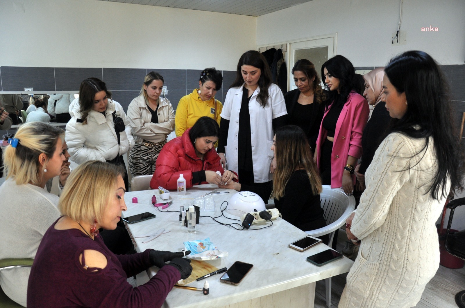 ÇUKUROVA BELEDİYESİ’NİN KUAFÖRLÜK KURSU BÜYÜK İLGİ GÖRÜYOR