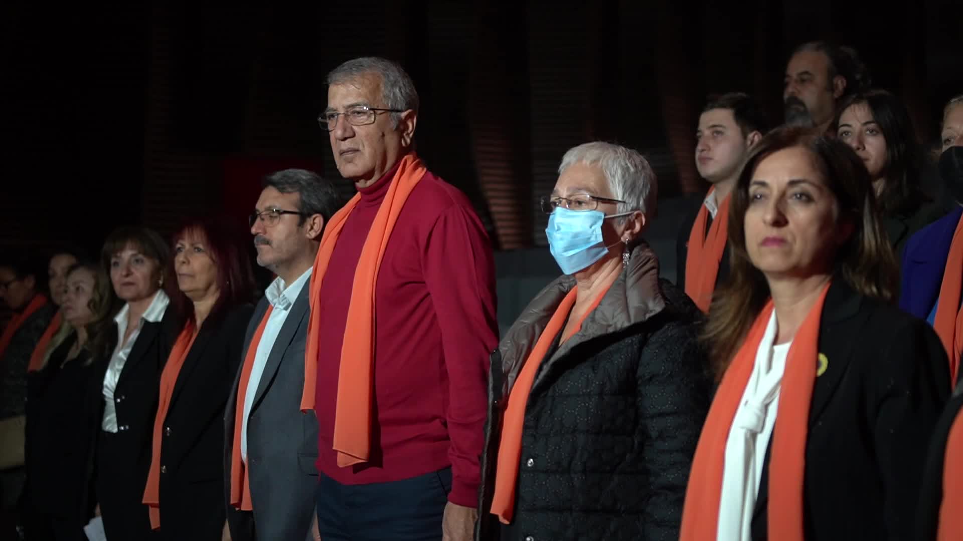 MEZİTLİ'DE KADINA YÖNELİK ŞİDDETE ŞARKILI, TİYATROLU TEPKİ