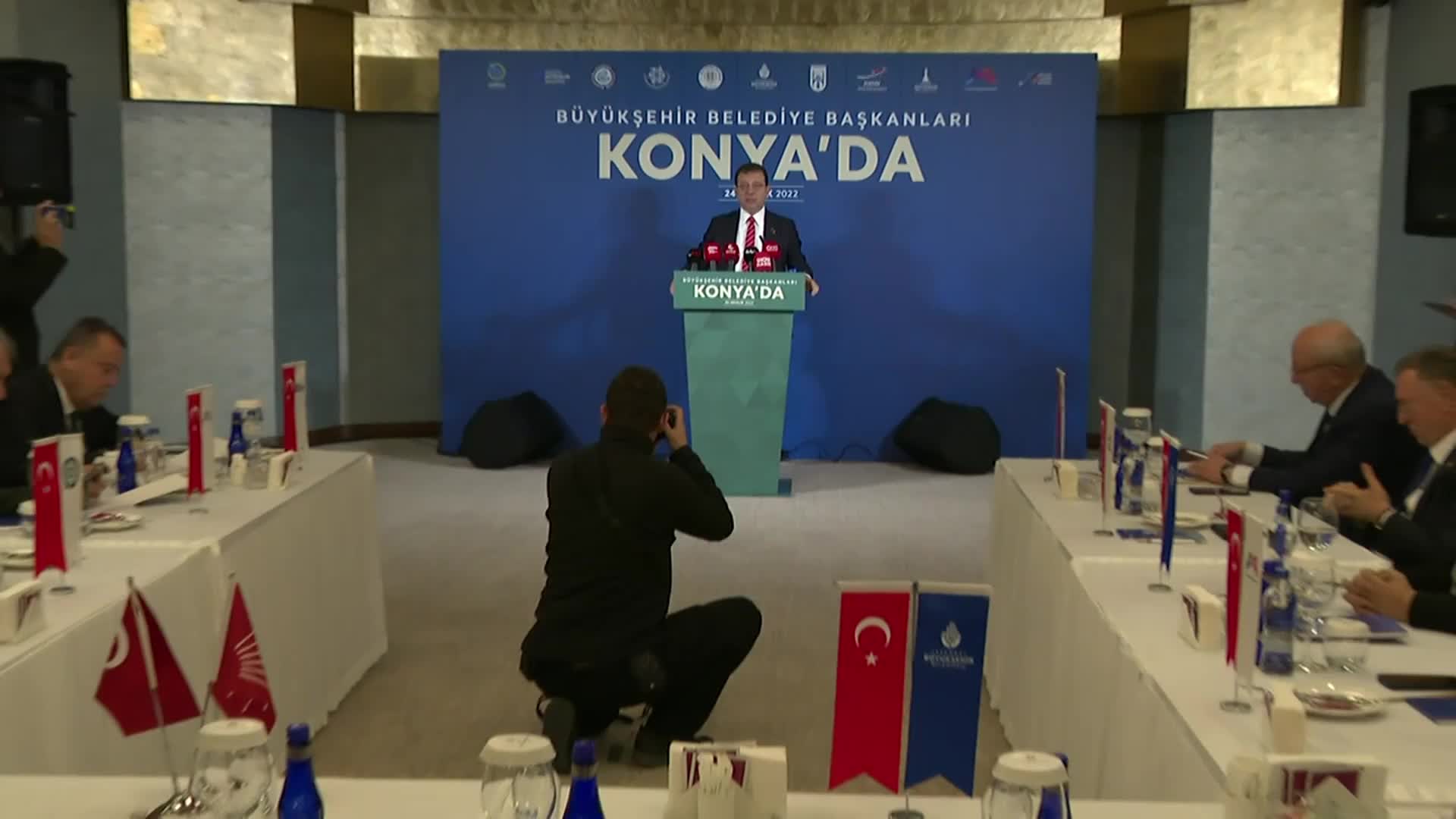 EKREM İMAMOĞLU: “GEREKİYORSA YANACAĞIZ AMA O UMUT IŞIĞINI ASLA SÖNDÜRMEYECEĞİZ”