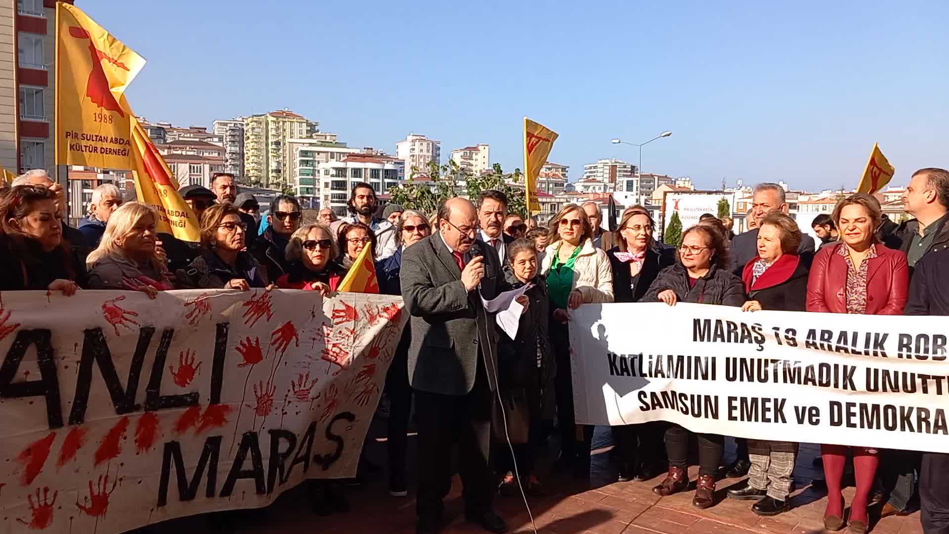 SAMSUN PİR SULTAN ABDAL KÜLTÜR DERNEĞİ, 44. YIL DÖNÜMÜNDE MARAŞ KATLİAMINDA HAYATINI KAYBEDENLERİ ANDI