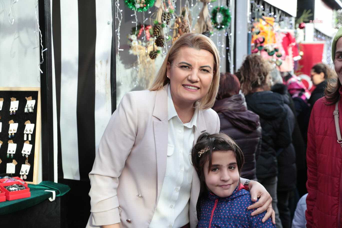 İZMİT BELEDİYE BAŞKANI HÜRRİYET, VATANDAŞLARI YILBAŞI EL EMEĞİ PAZARINA DAVET ETTİ