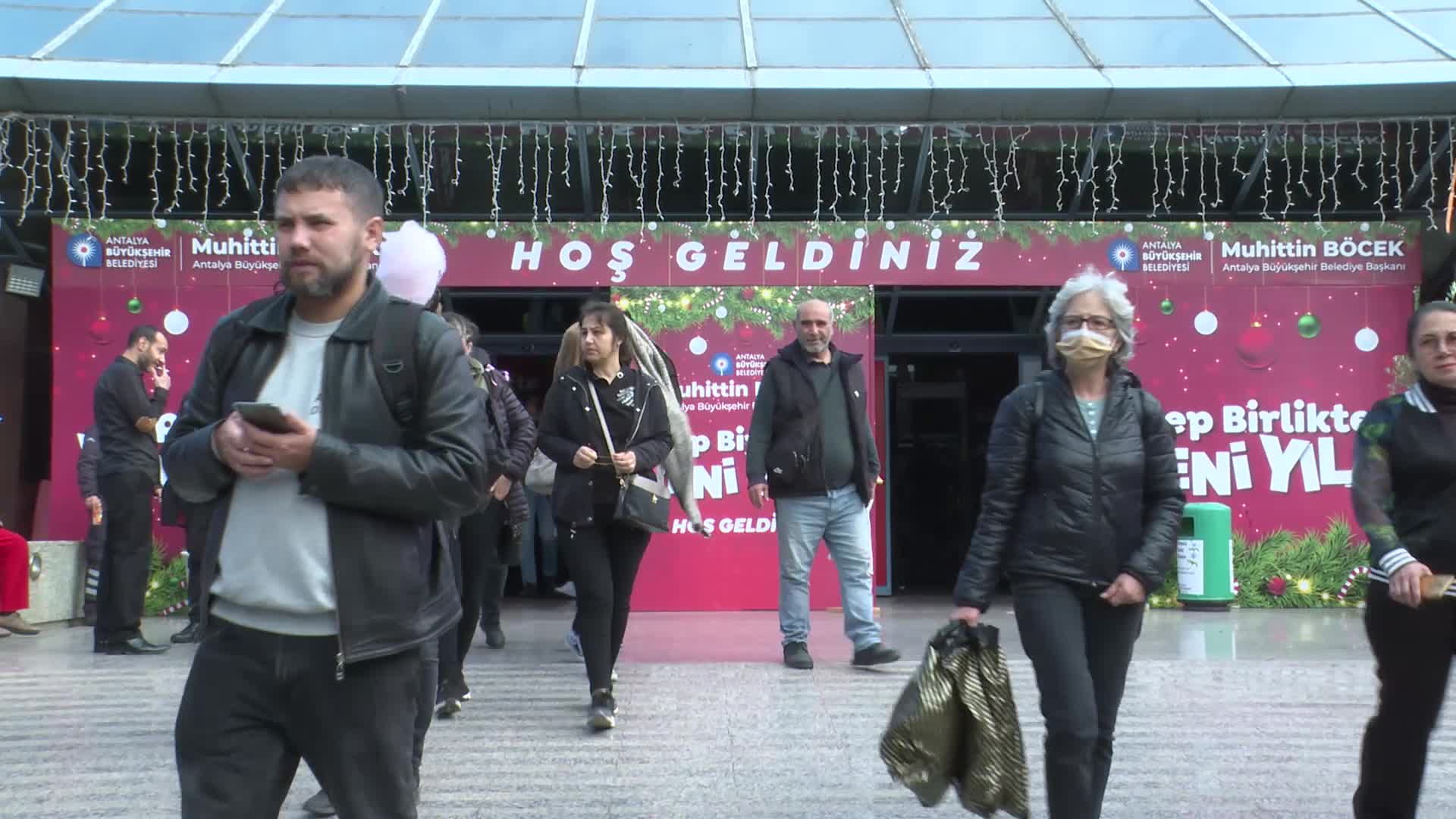 ANTALYA BÜYÜKŞEHİR BELEDİYESİ'NİN ‘YILBAŞI FESTİVALİ’ BAŞLADI